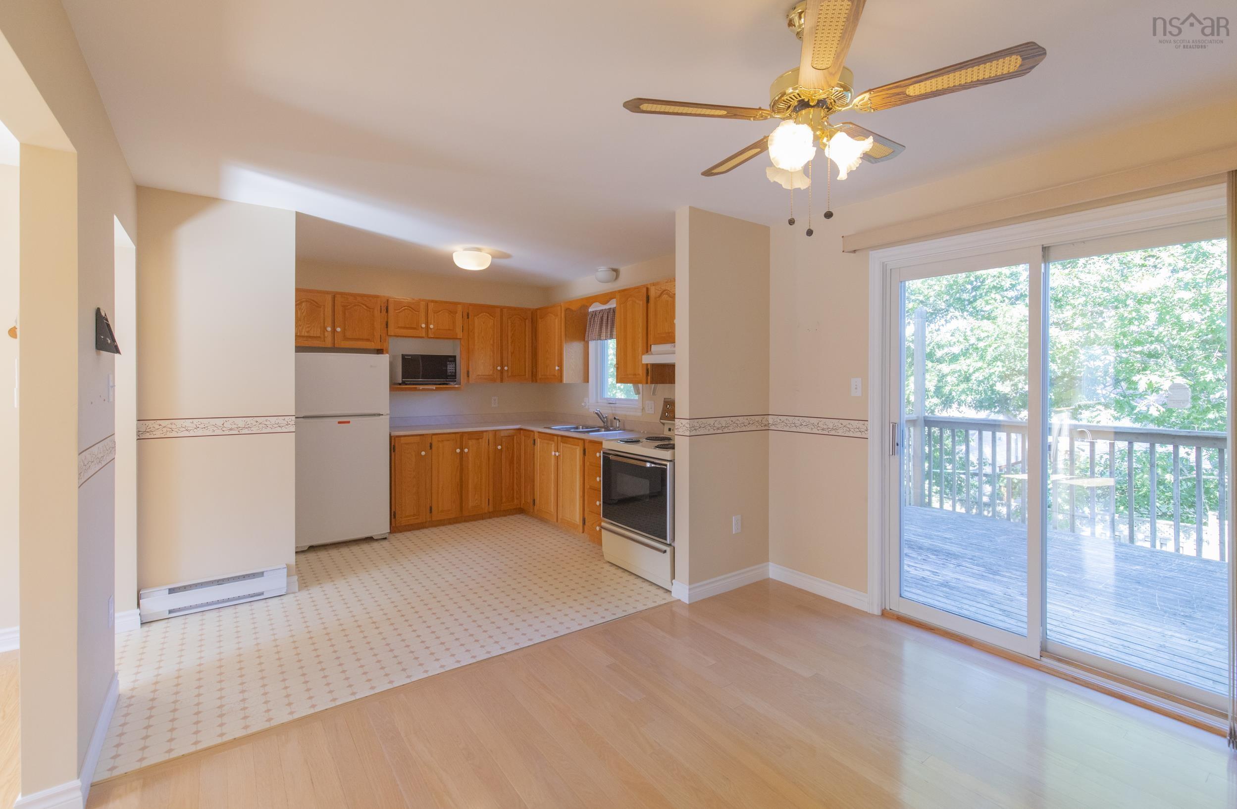 $349,900.00: 27 Willowbend Court, Bridgewater
