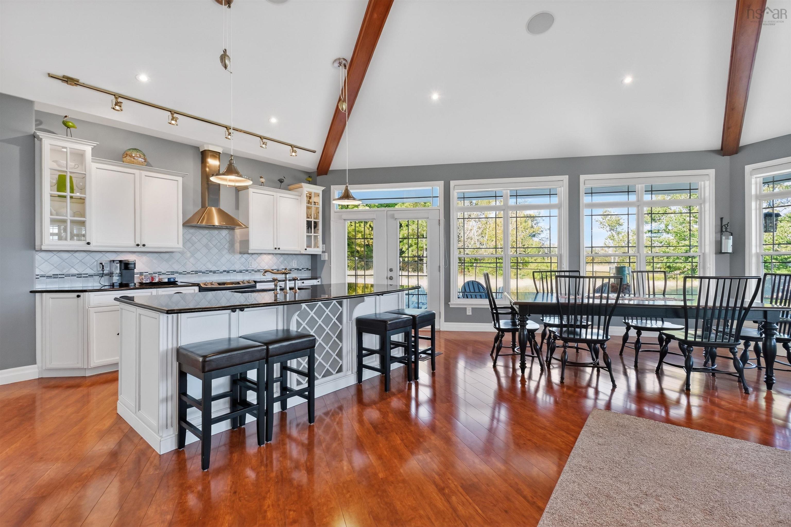 $1,000,000.00: 7914 East Bay Highway, Big Pond Centre