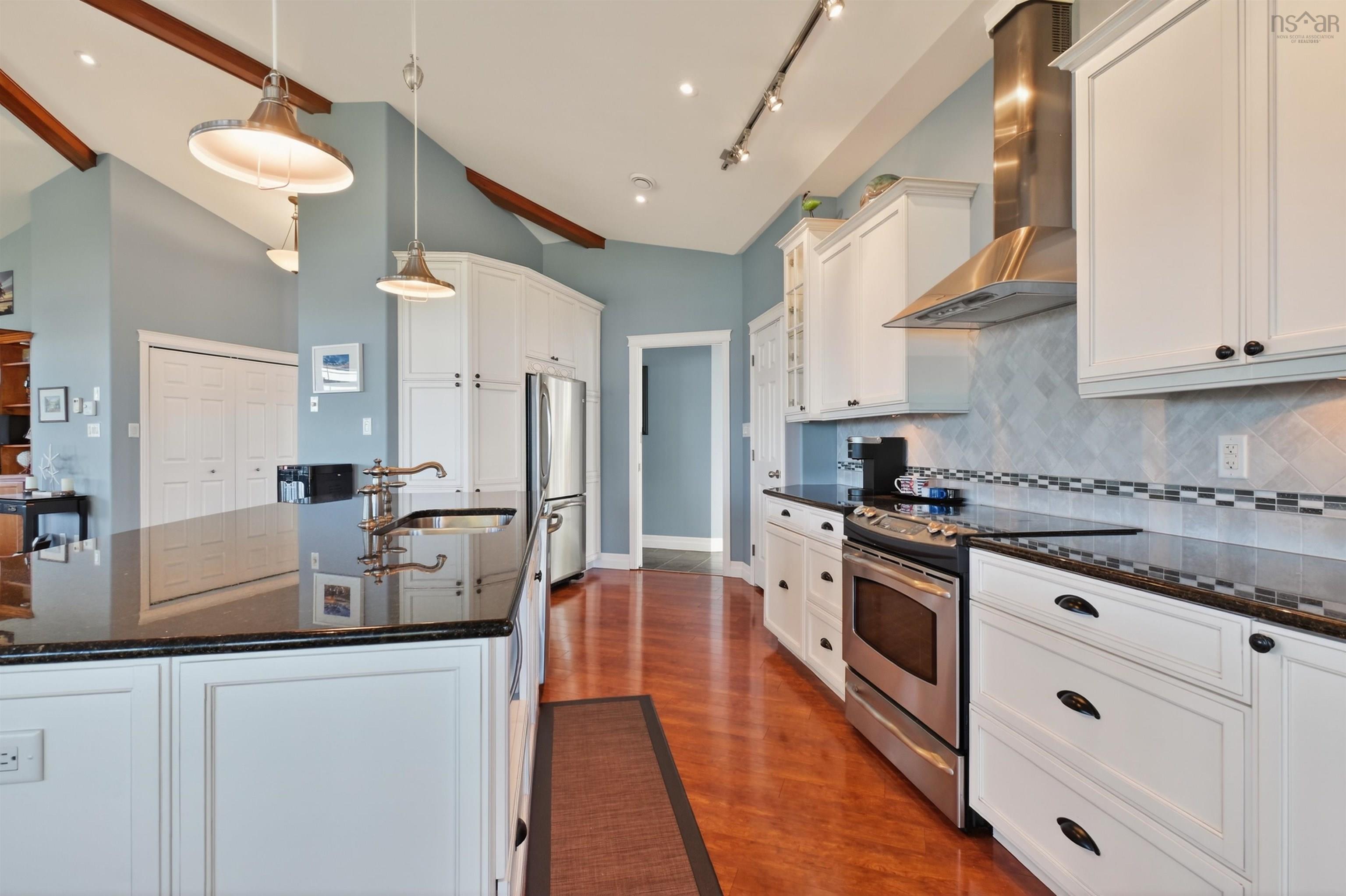 $1,000,000.00: 7914 East Bay Highway, Big Pond Centre