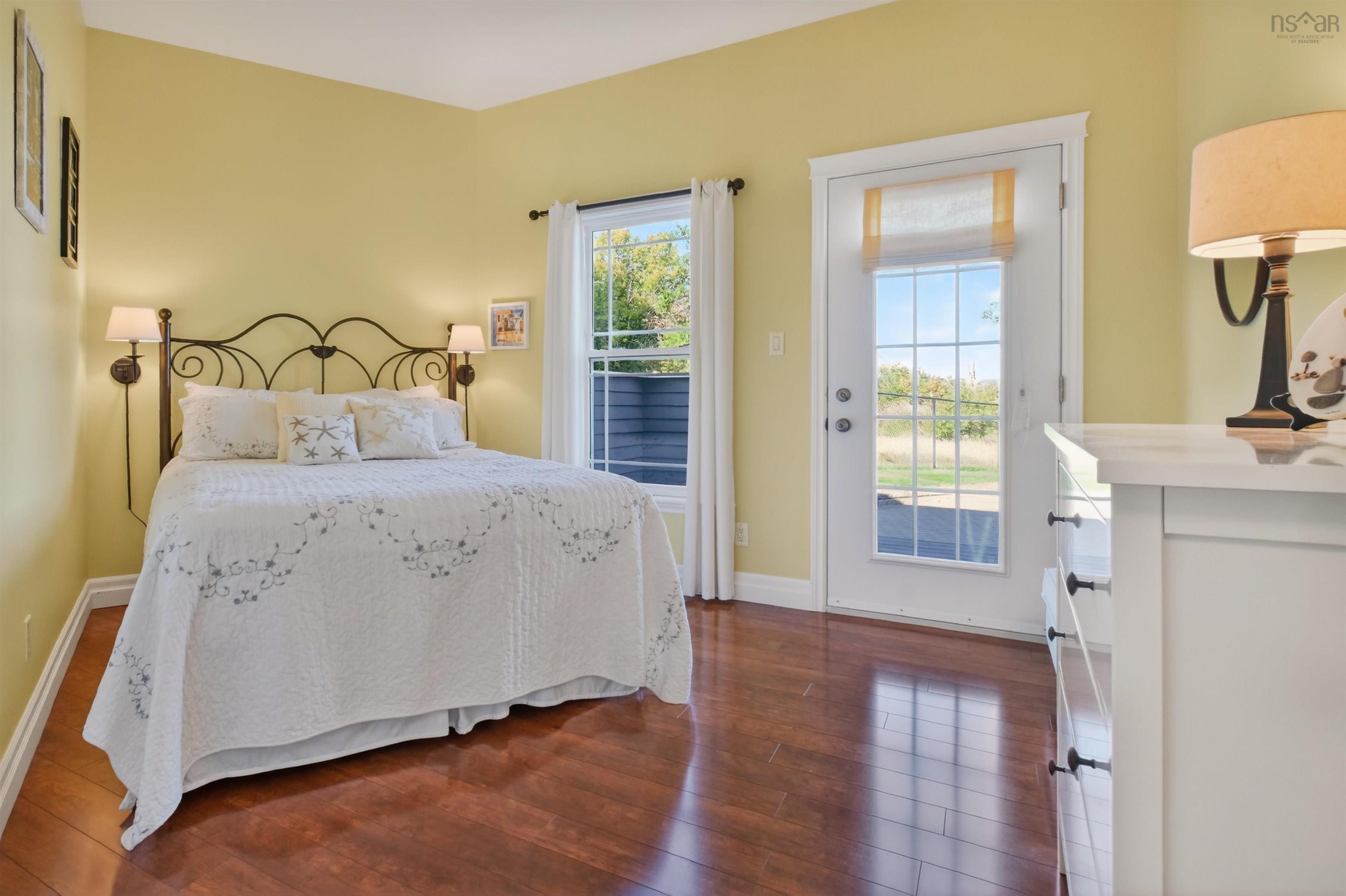 $1,000,000.00: 7914 East Bay Highway, Big Pond Centre