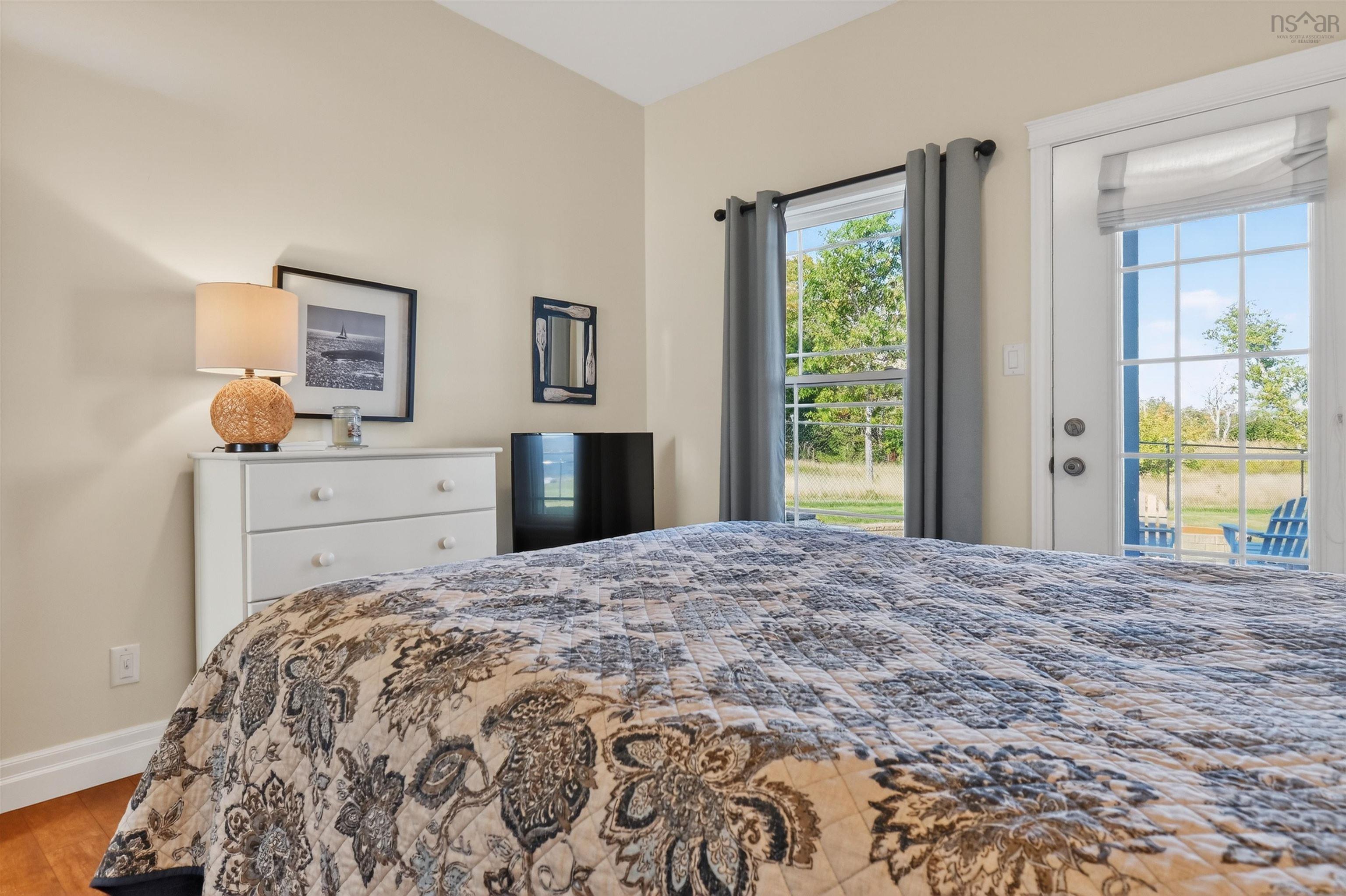 $1,000,000.00: 7914 East Bay Highway, Big Pond Centre