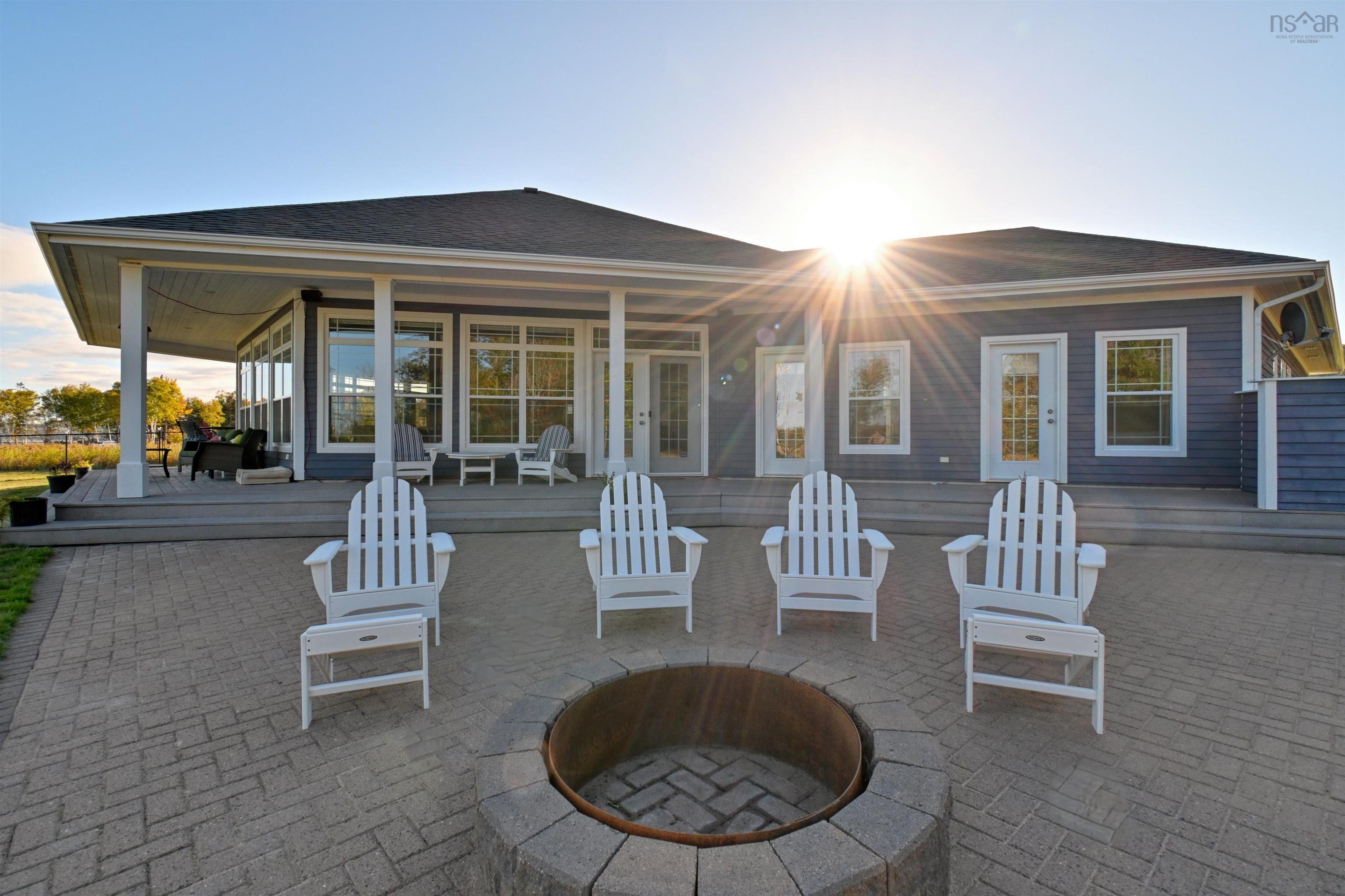 $1,000,000.00: 7914 East Bay Highway, Big Pond Centre