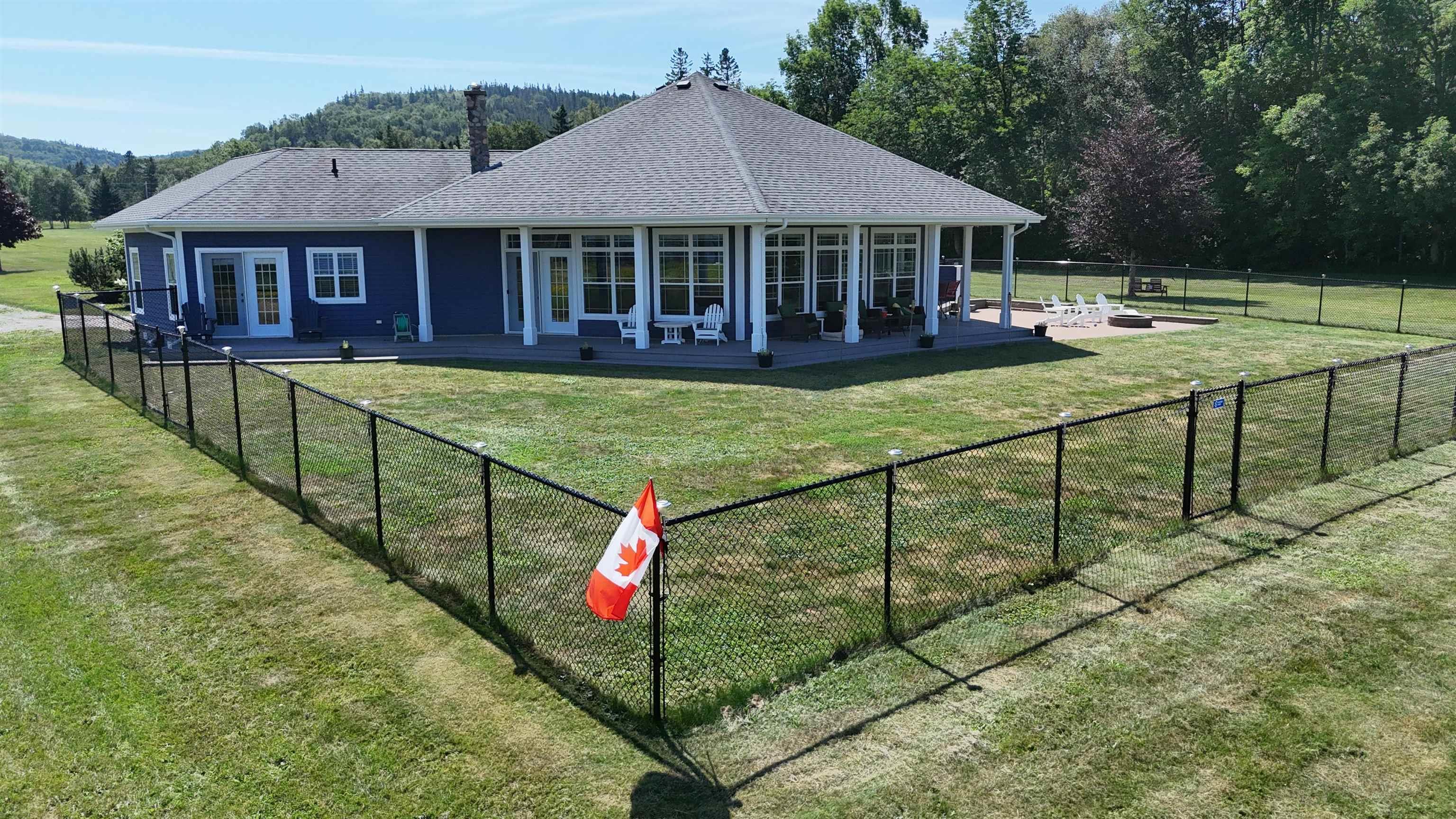 $1,000,000.00: 7914 East Bay Highway, Big Pond Centre