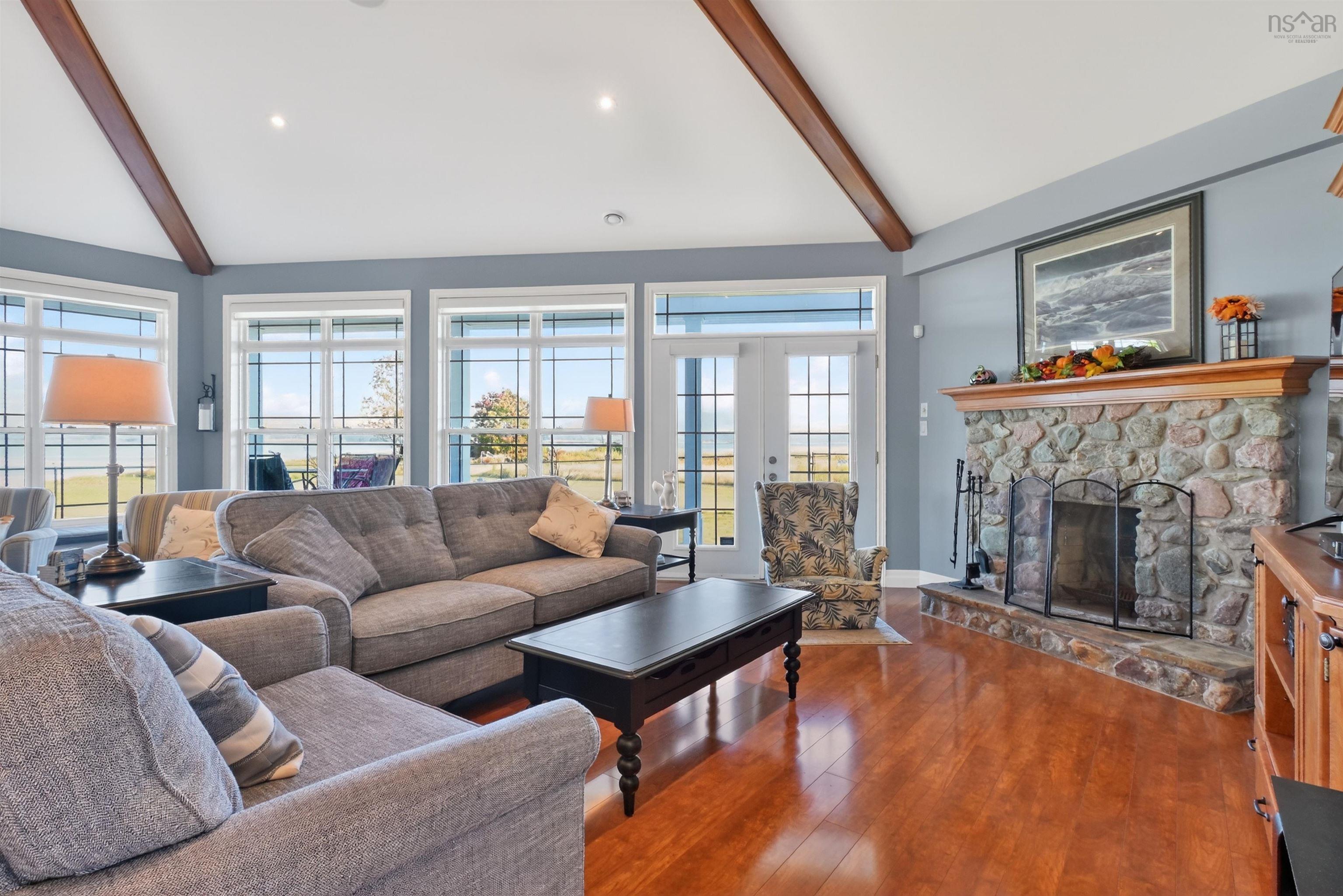 $1,000,000.00: 7914 East Bay Highway, Big Pond Centre