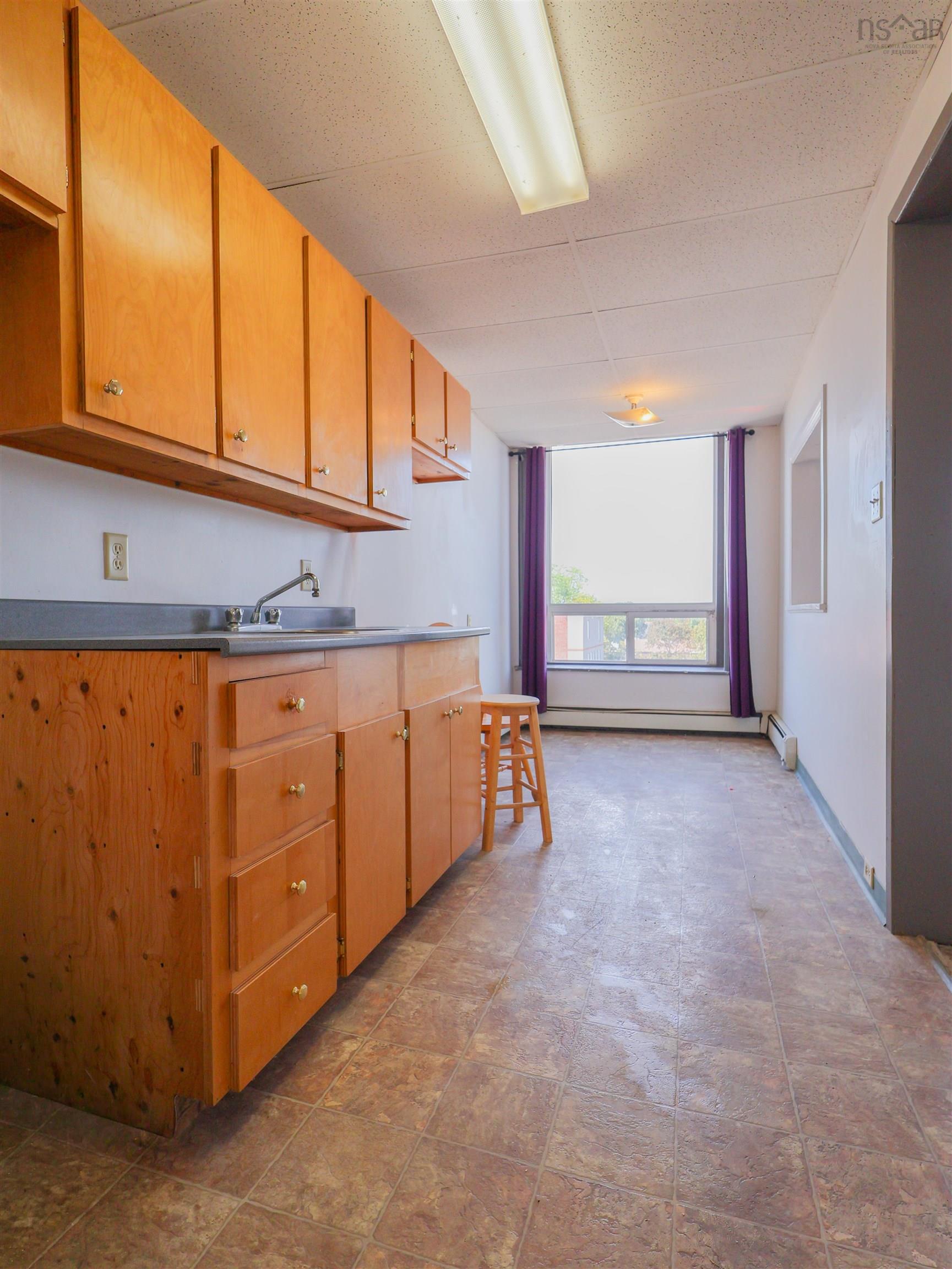 $240,000.00: 109 Victoria Street E, Amherst