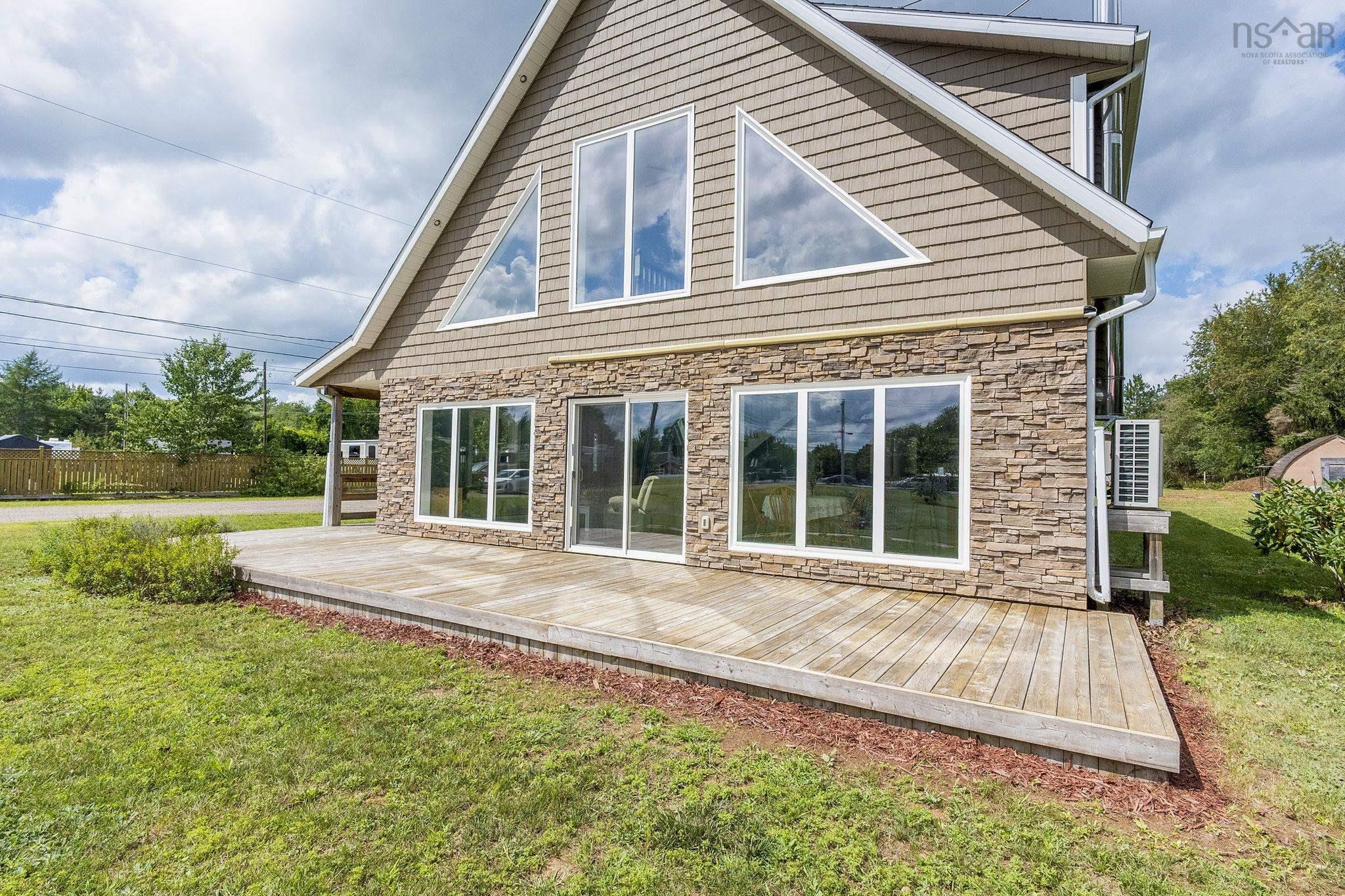 $1,190,000.00: 13743 & 13725 Highway 1, Wilmot