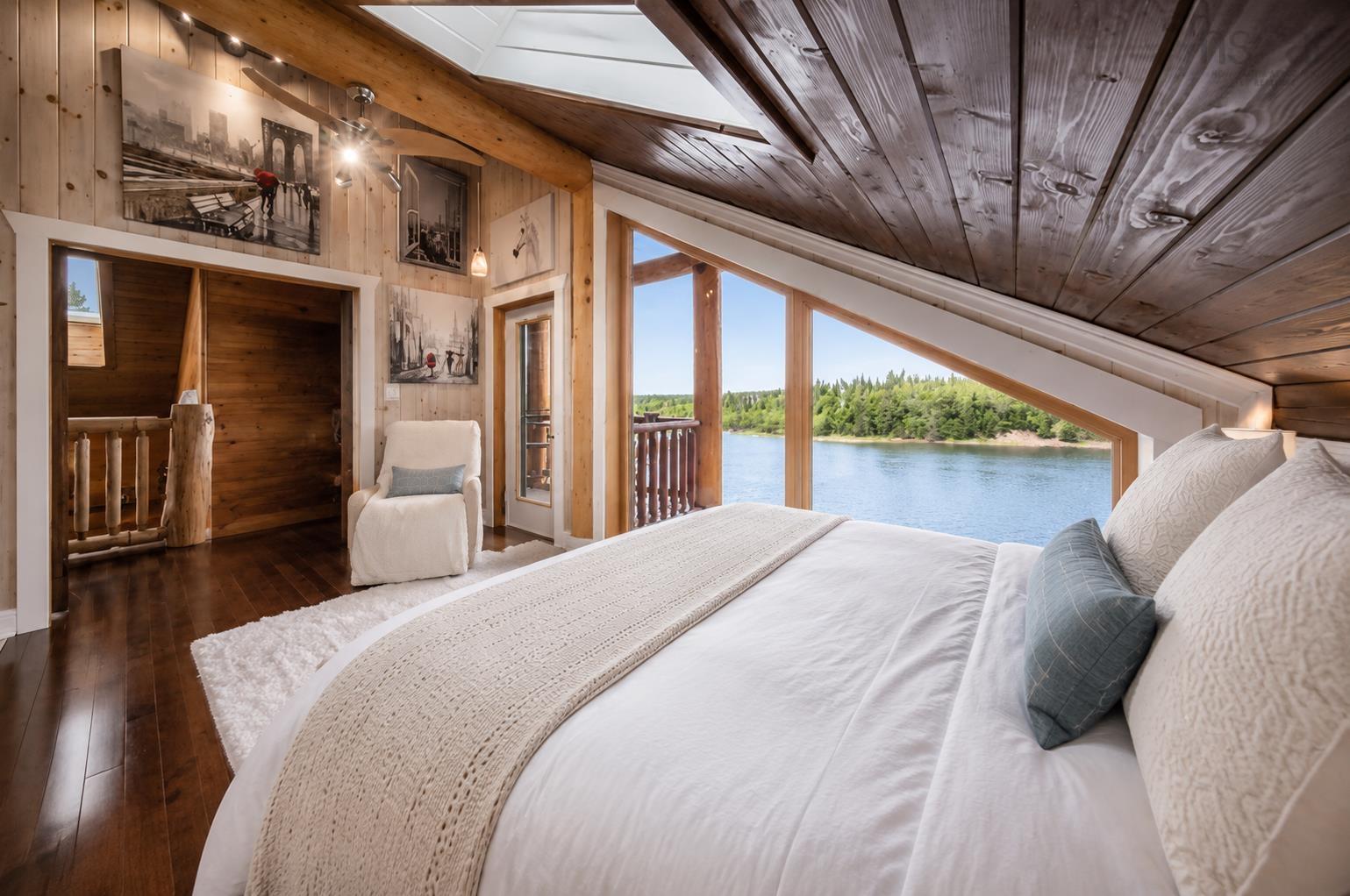 $1,350,000.00: 325 South Head Road, South Head