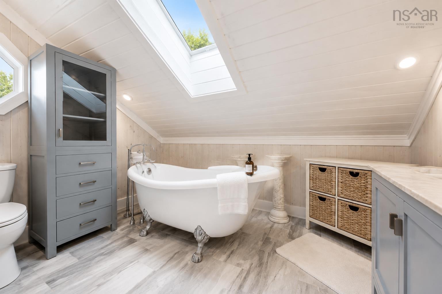 $1,350,000.00: 325 South Head Road, South Head