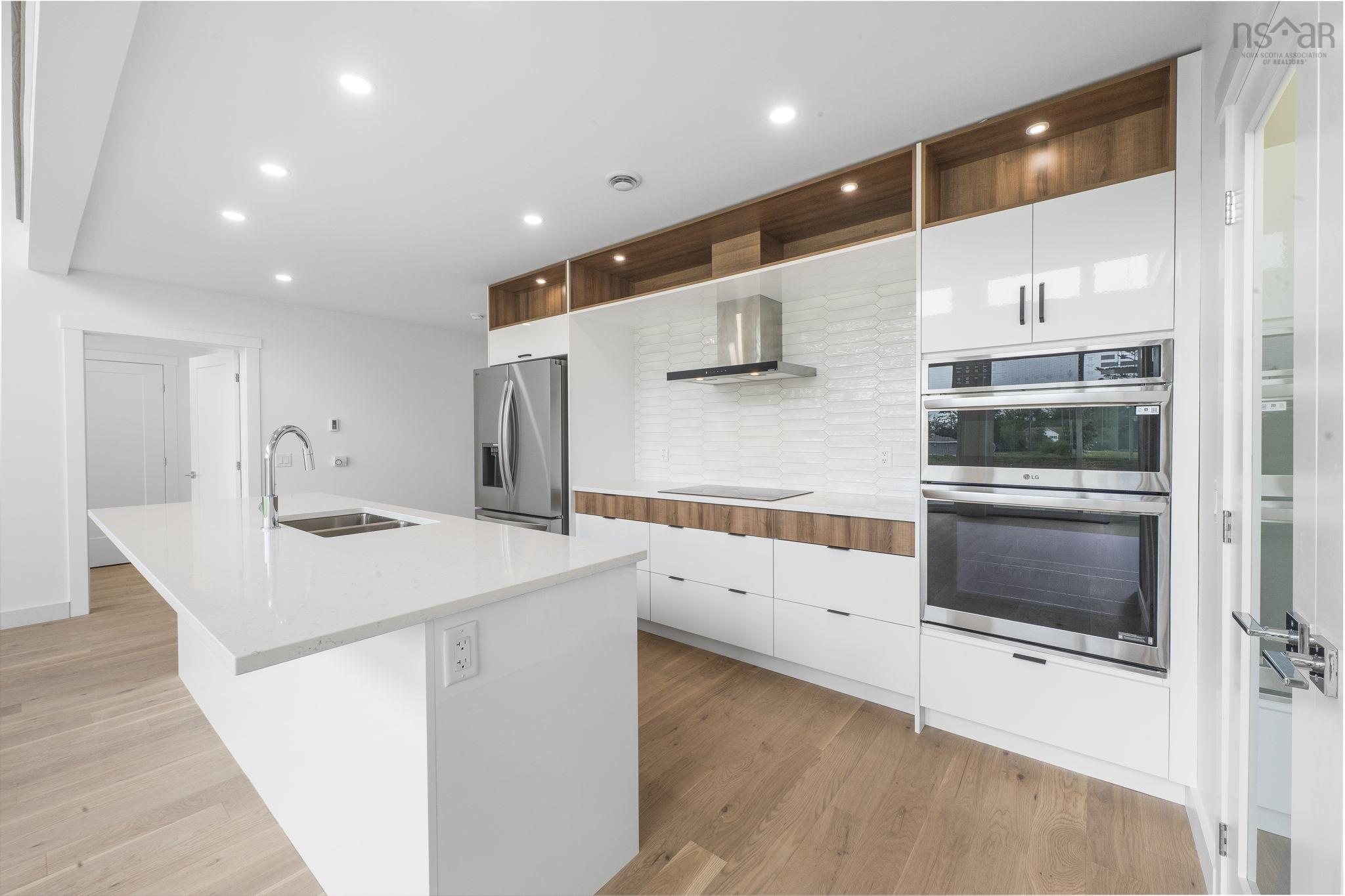 $999,900.00: 271 Provence Way, Brunello Estates