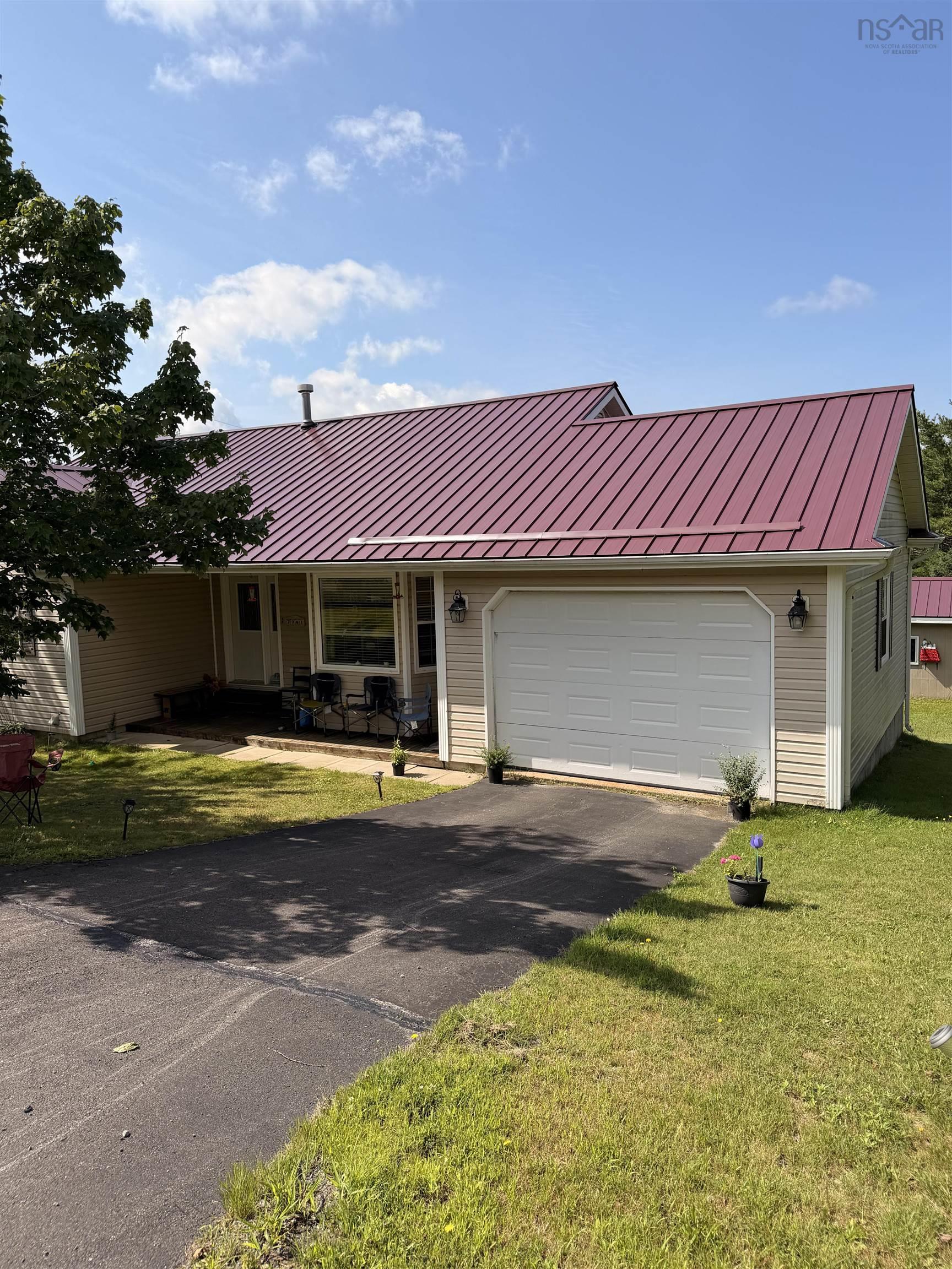 $495,000.00: 395 2941 Highway 395, East Lake Ainslie