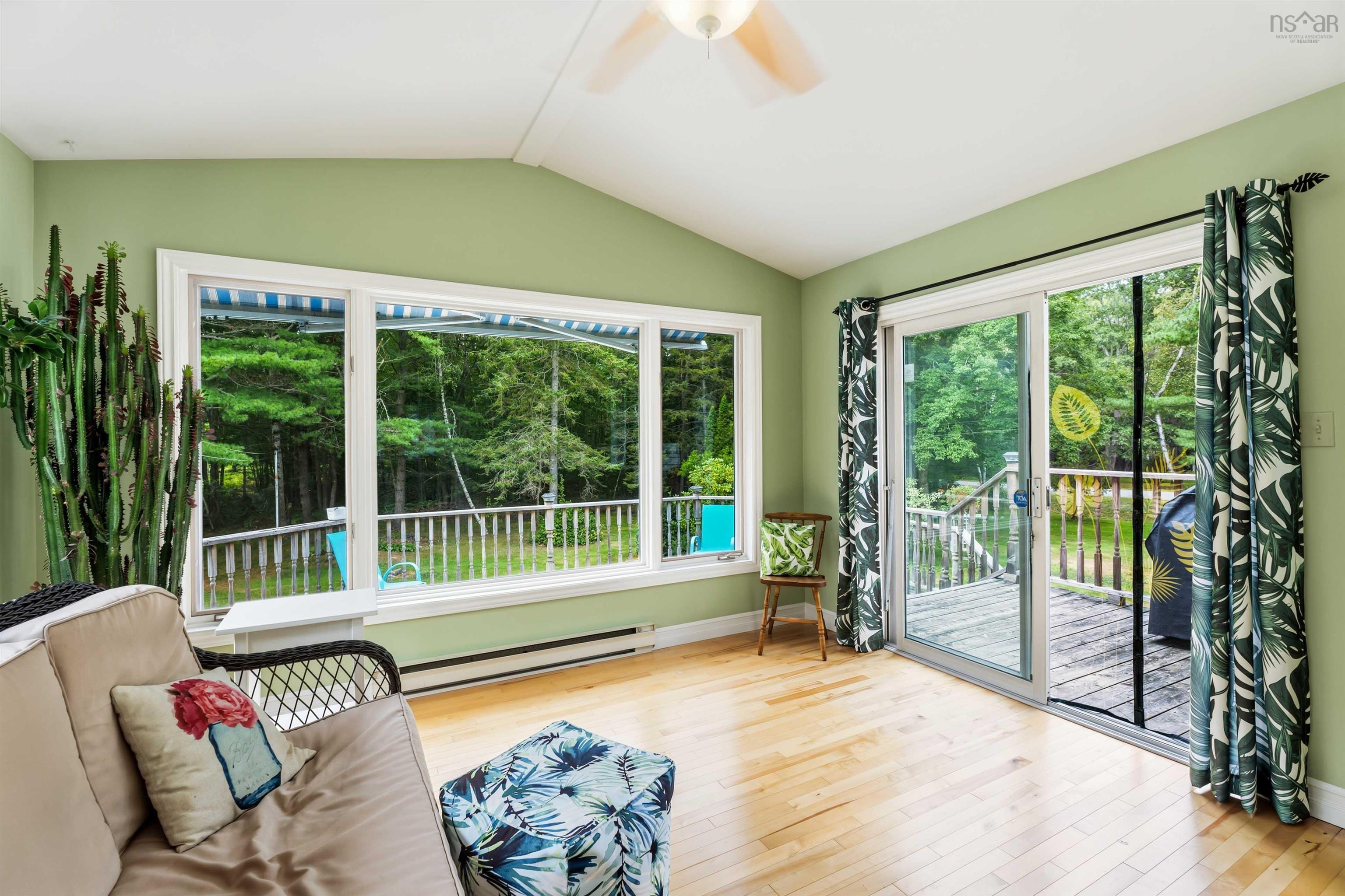 $489,000.00: 127 Willow Avenue, Meadowvale