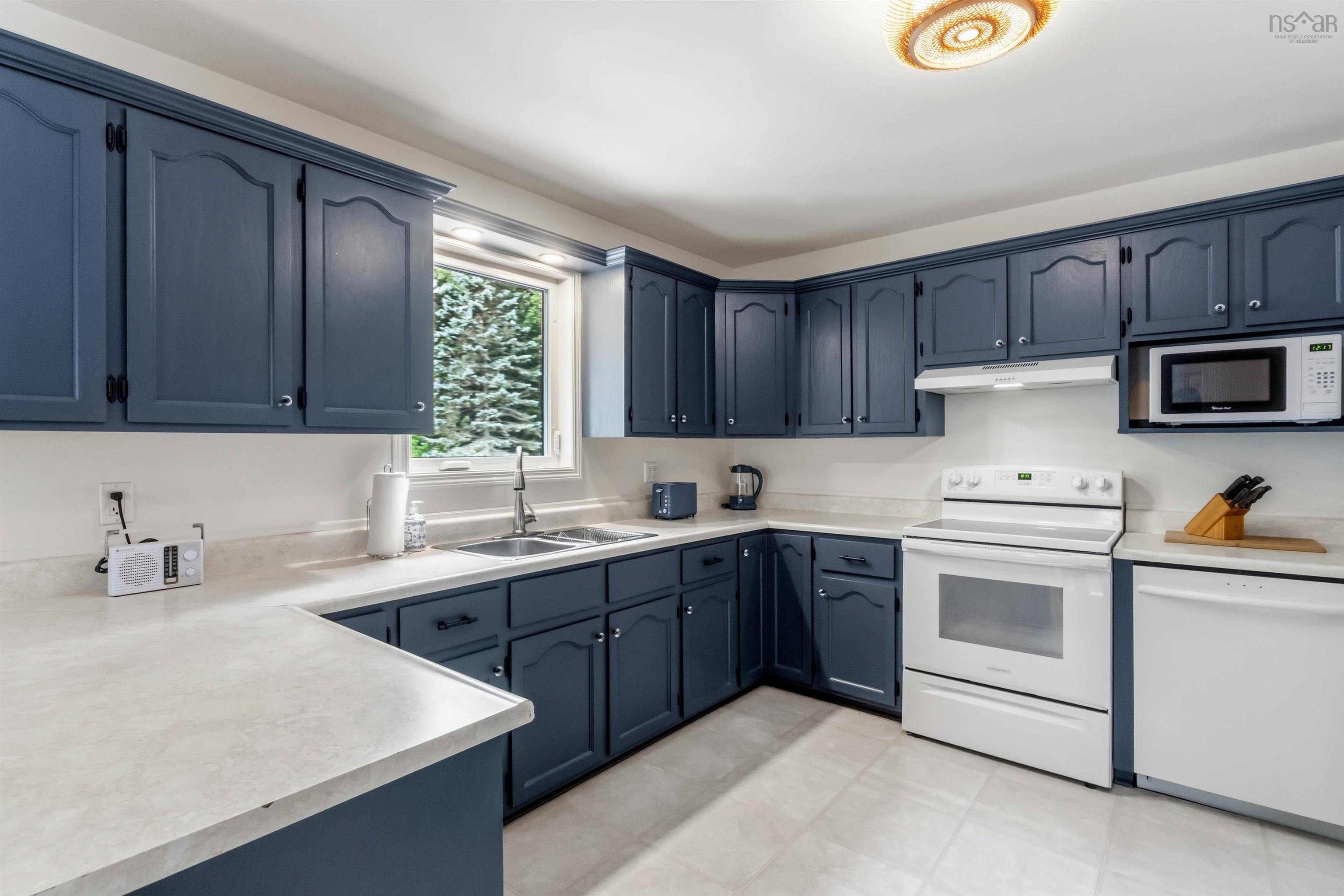 $489,000.00: 127 Willow Avenue, Meadowvale