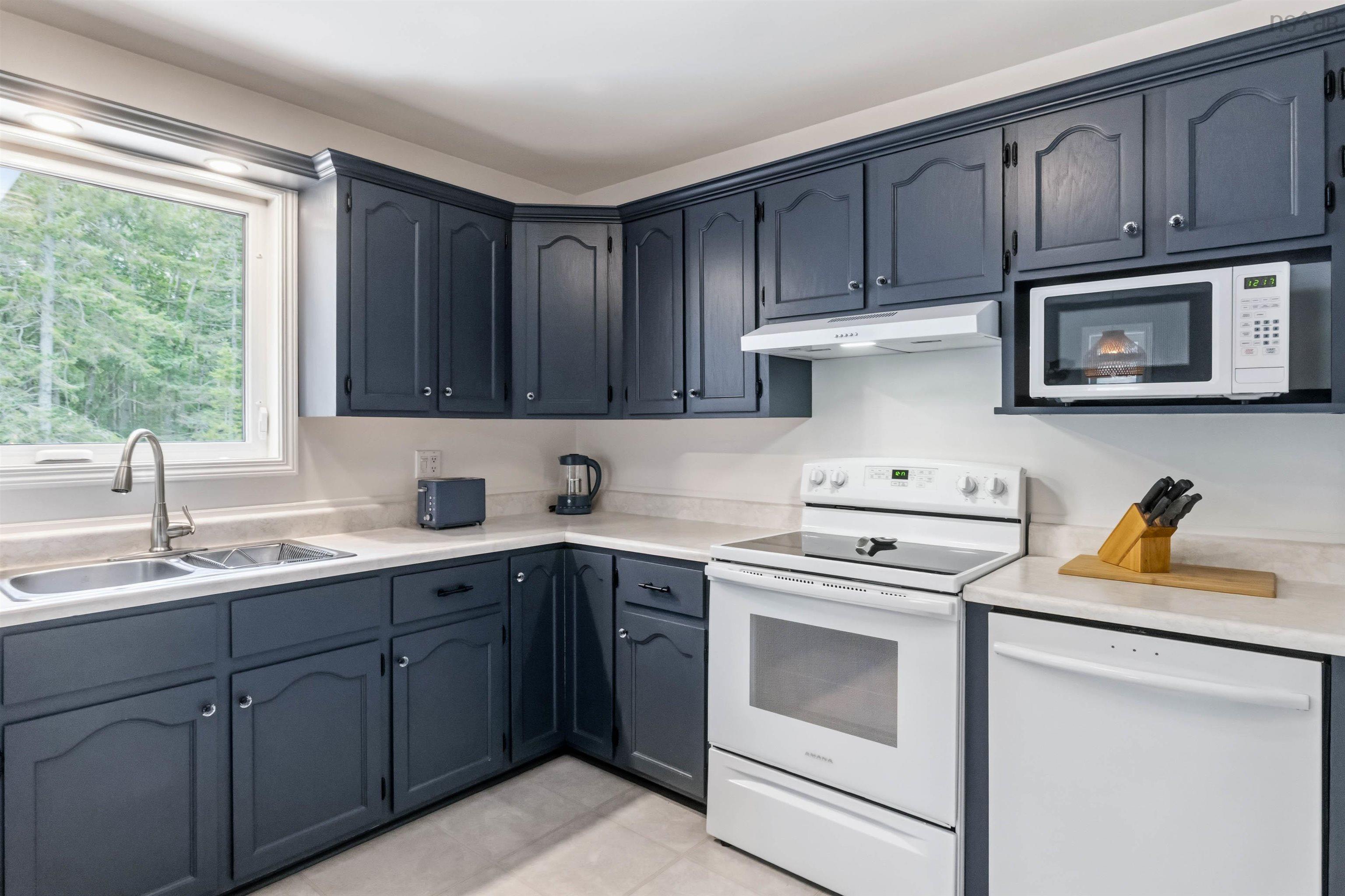 $489,000.00: 127 Willow Avenue, Meadowvale