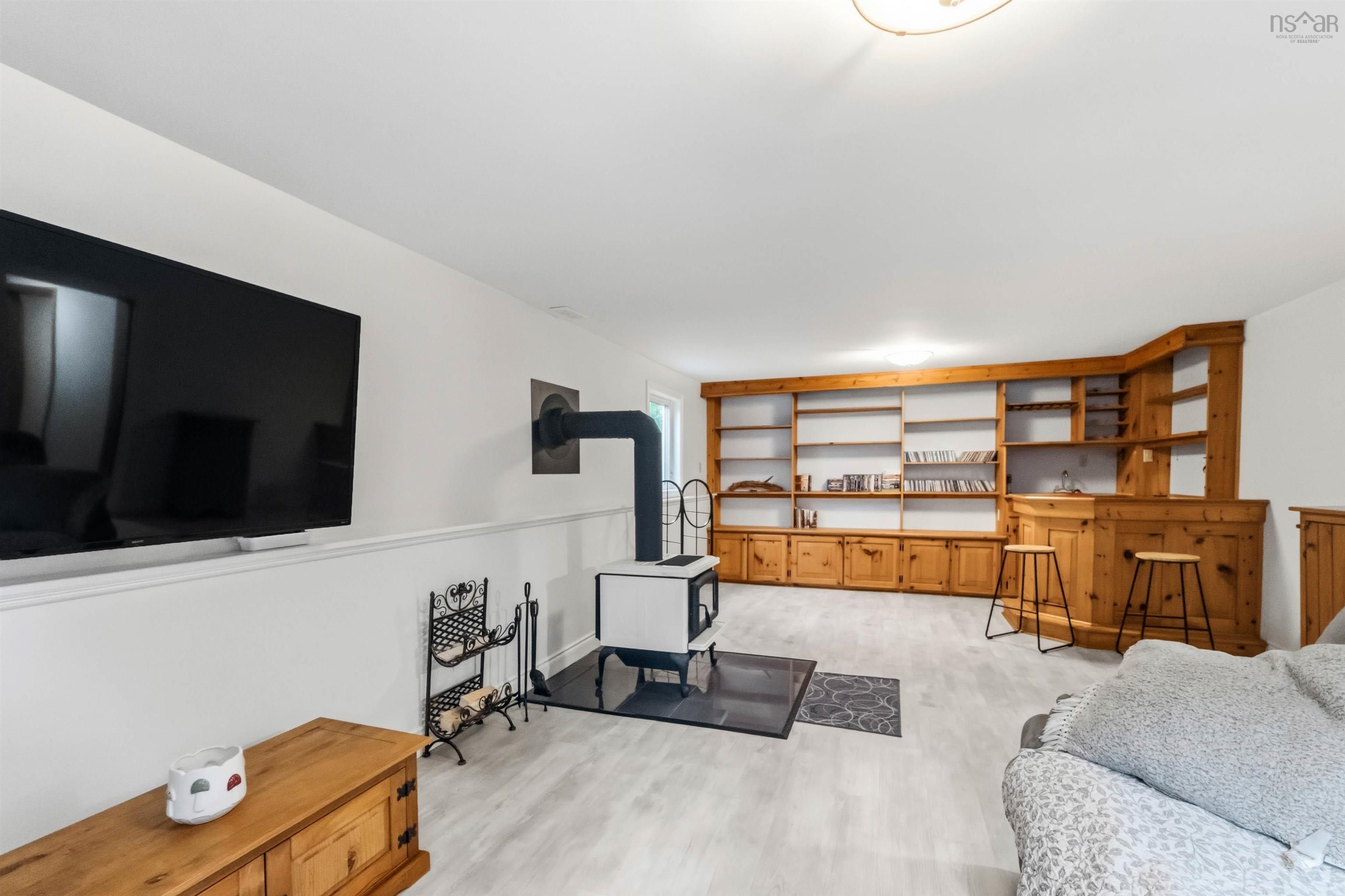 $489,000.00: 127 Willow Avenue, Meadowvale