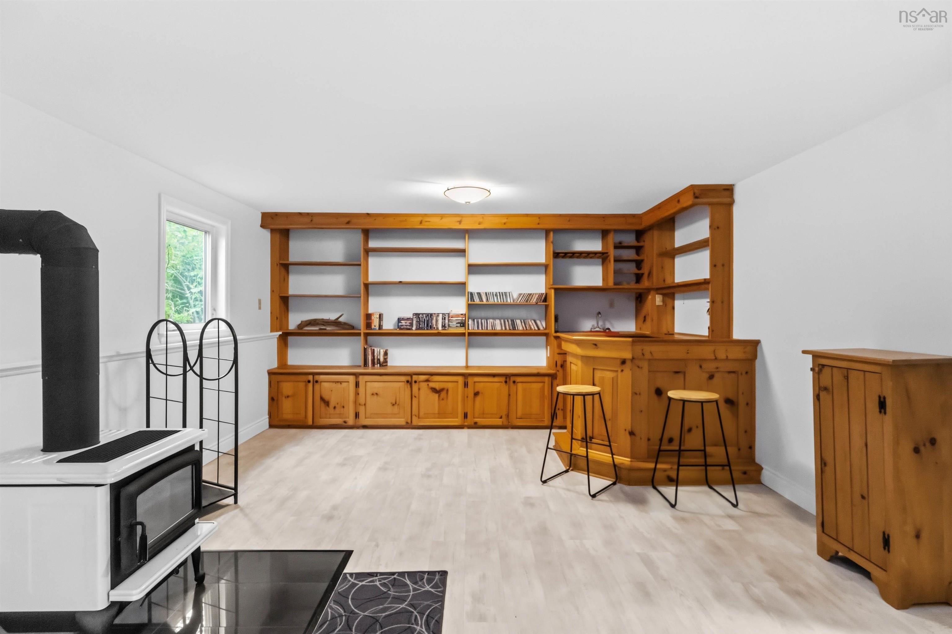 $489,000.00: 127 Willow Avenue, Meadowvale