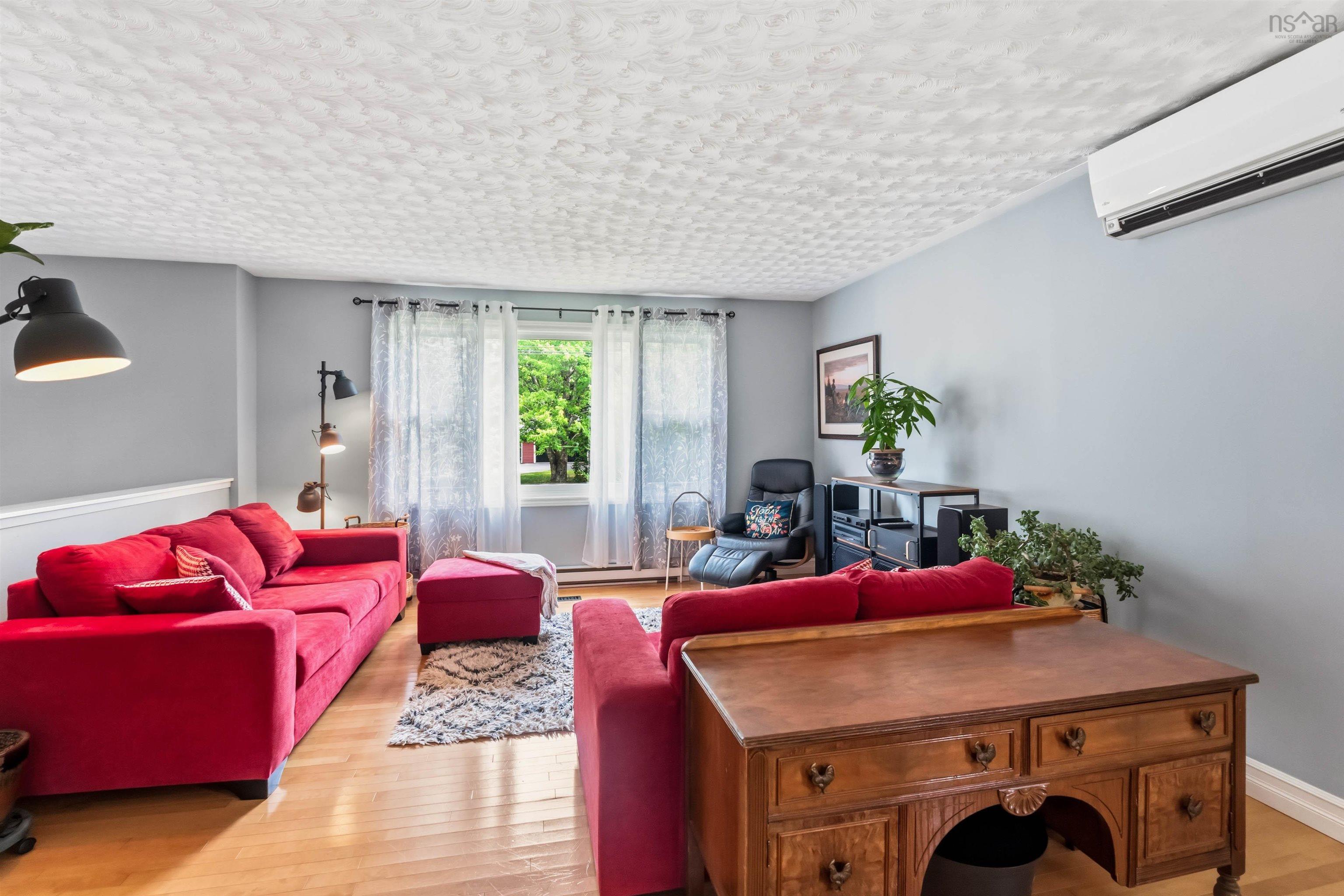 $489,000.00: 127 Willow Avenue, Meadowvale