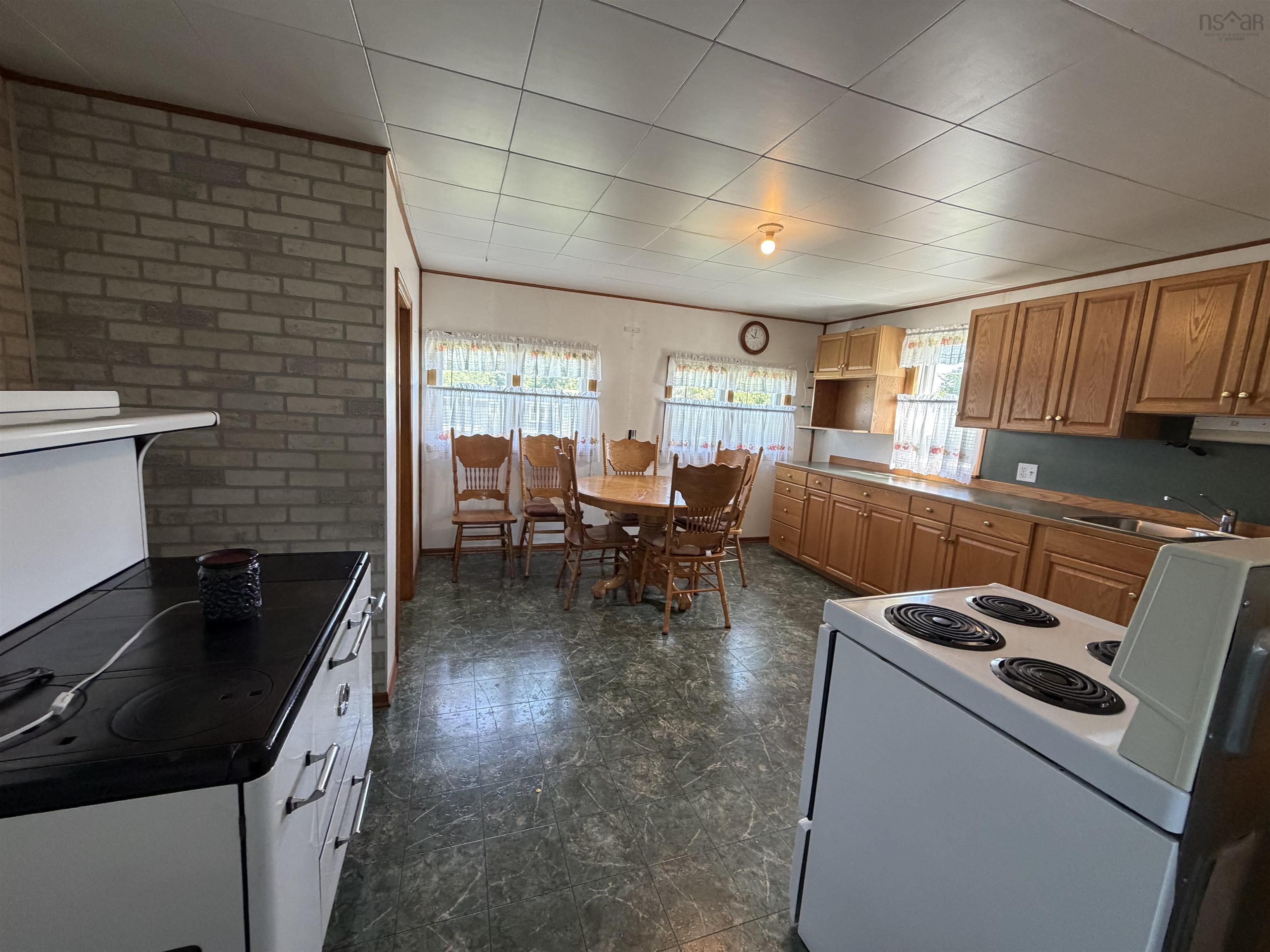 $189,000.00: 728 Stoney Island Road, Clam Point