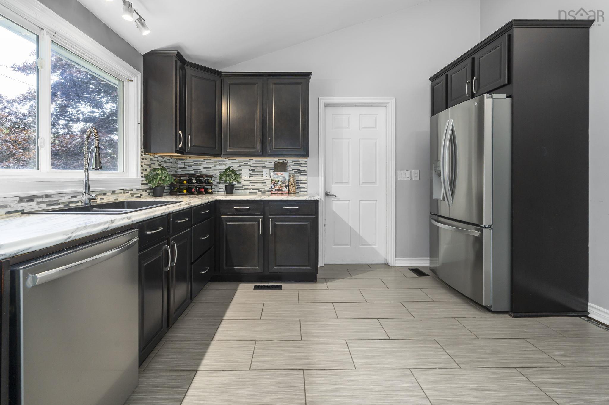 25 Dumbarton Avenue, Dartmouth, NS (MLS 202621728)