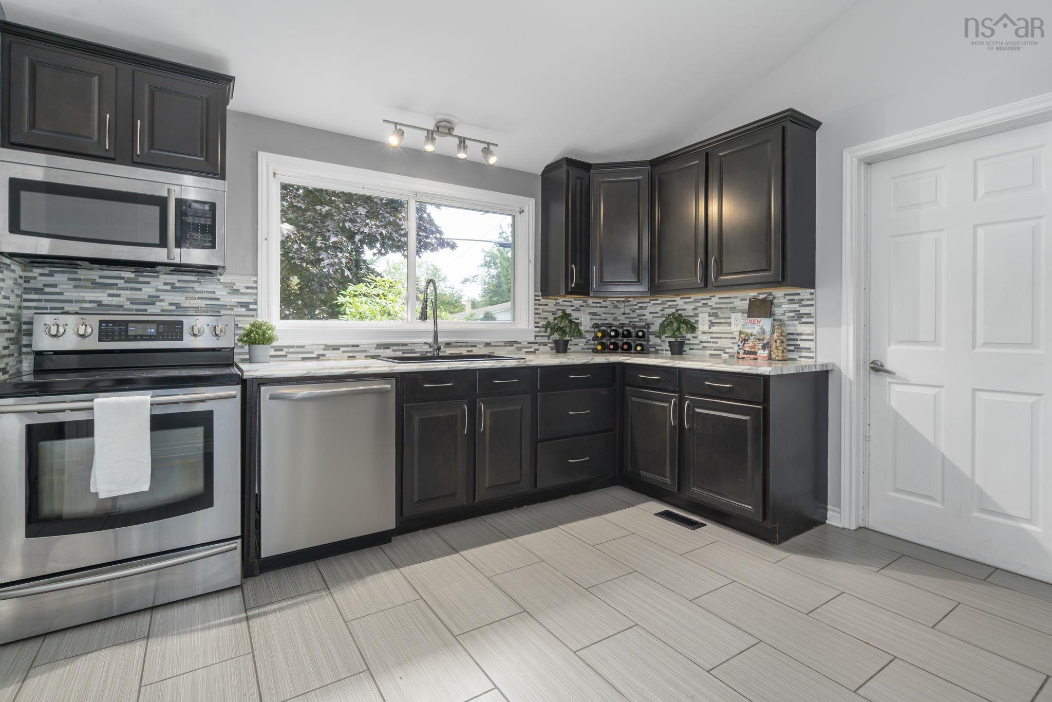 25 Dumbarton Avenue, Dartmouth, NS (MLS 202621728)