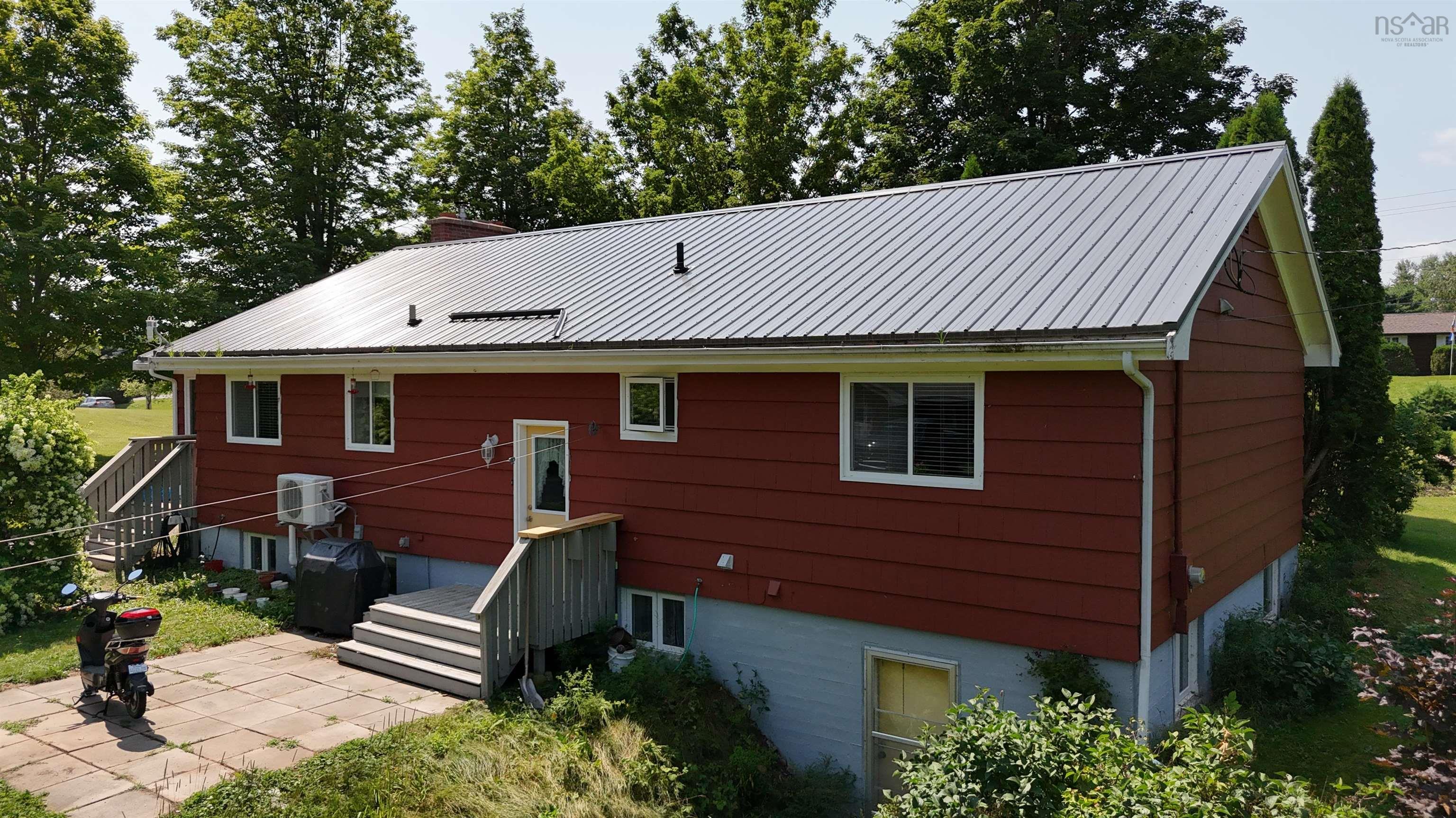 $450,000.00: 8794 HIGHWAY 311, Balfron