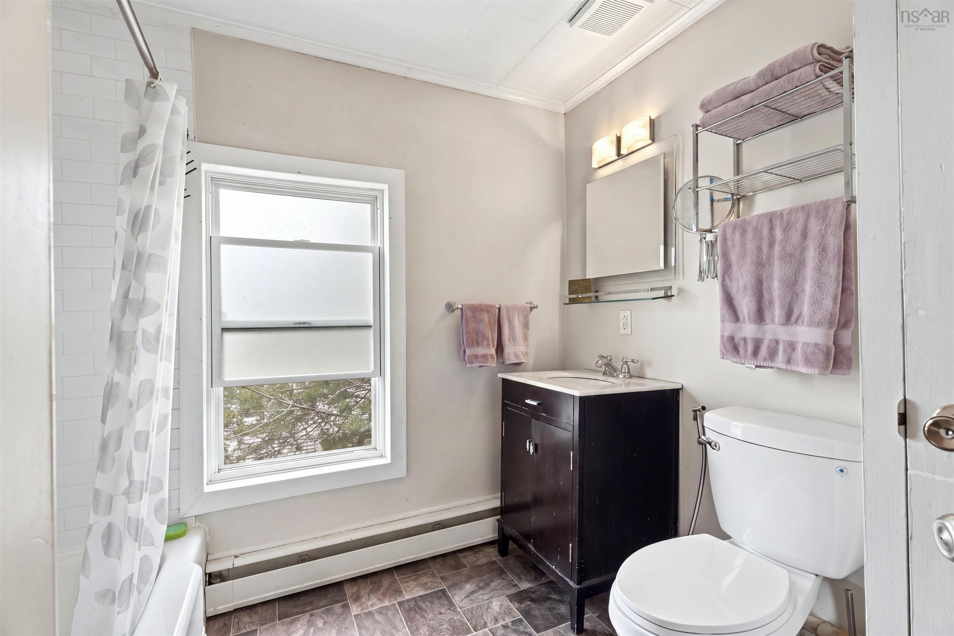 $495,000.00: 9 Cedar Street, Windsor