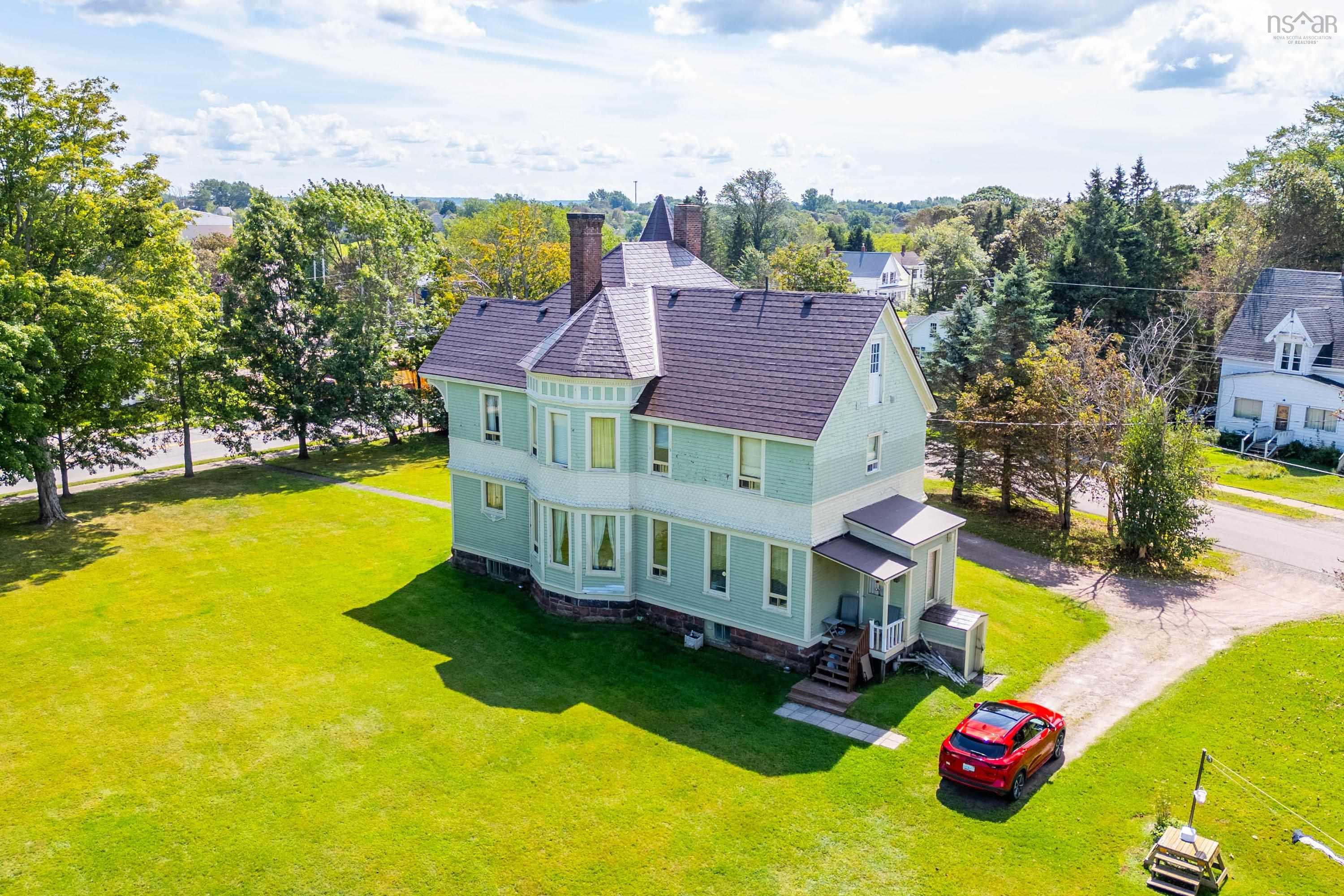 $449,900.00: 27 West Victoria Street, Amherst