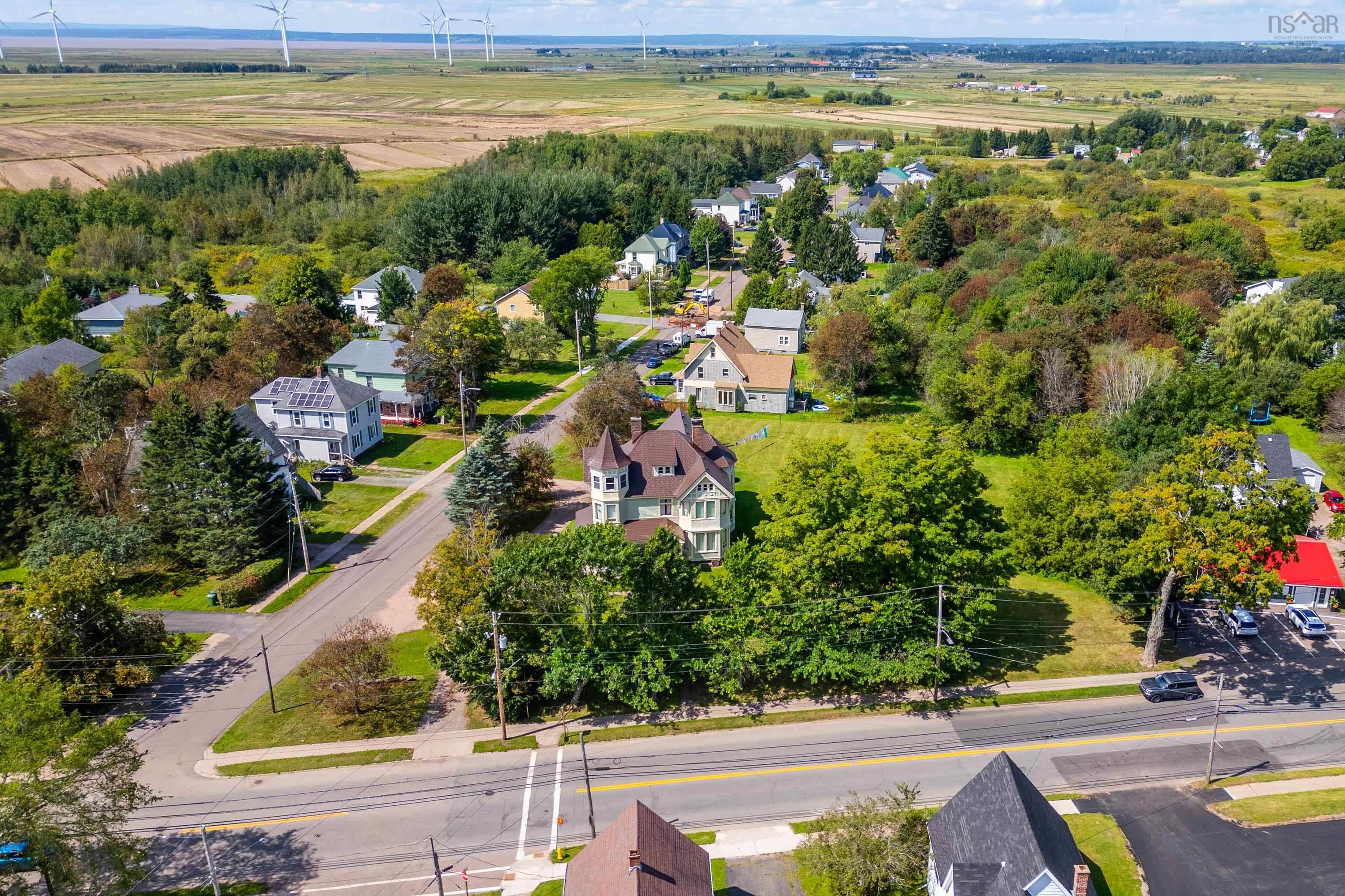 $449,900.00: 27 West Victoria Street, Amherst