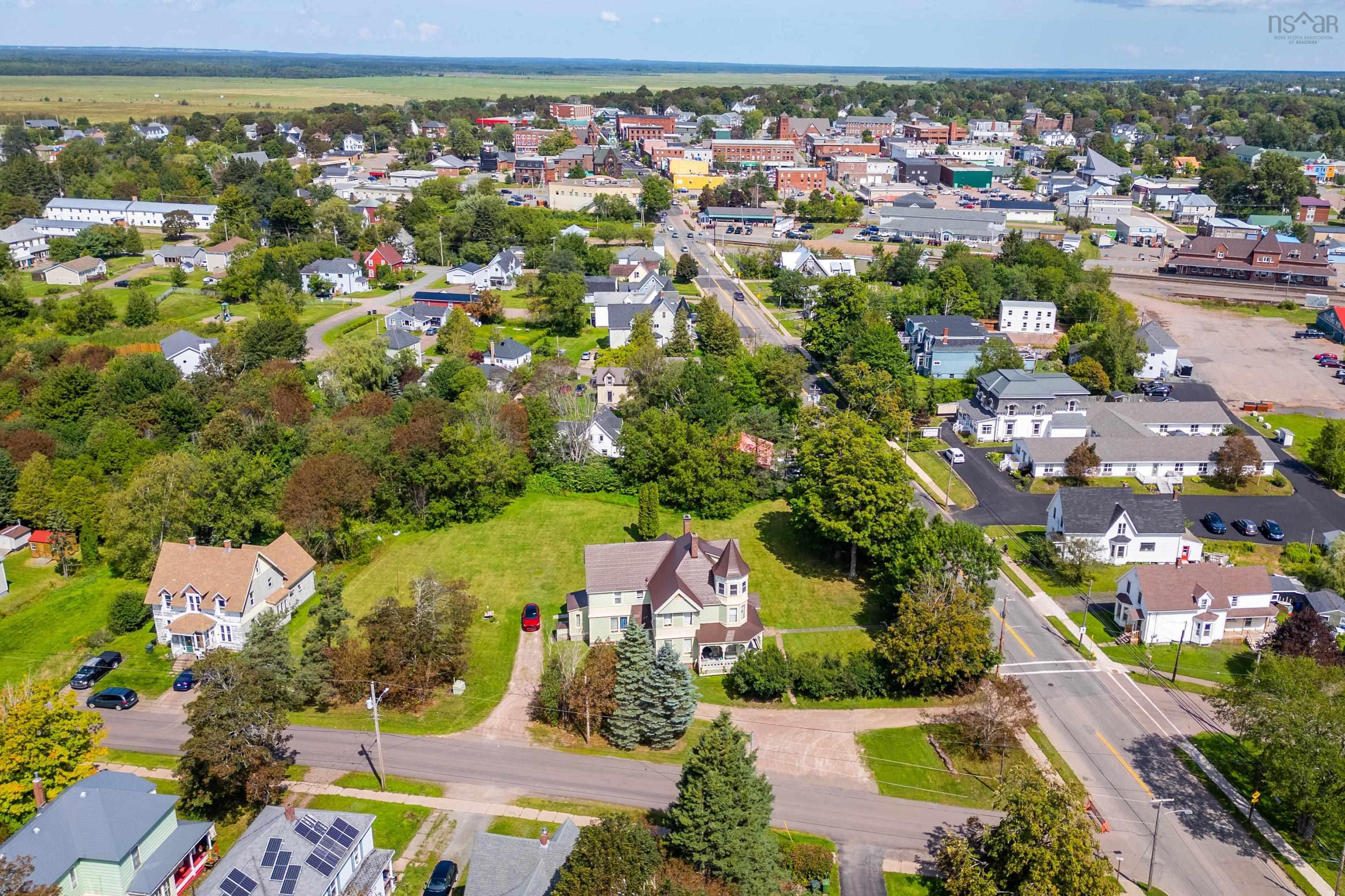 $449,900.00: 27 West Victoria Street, Amherst