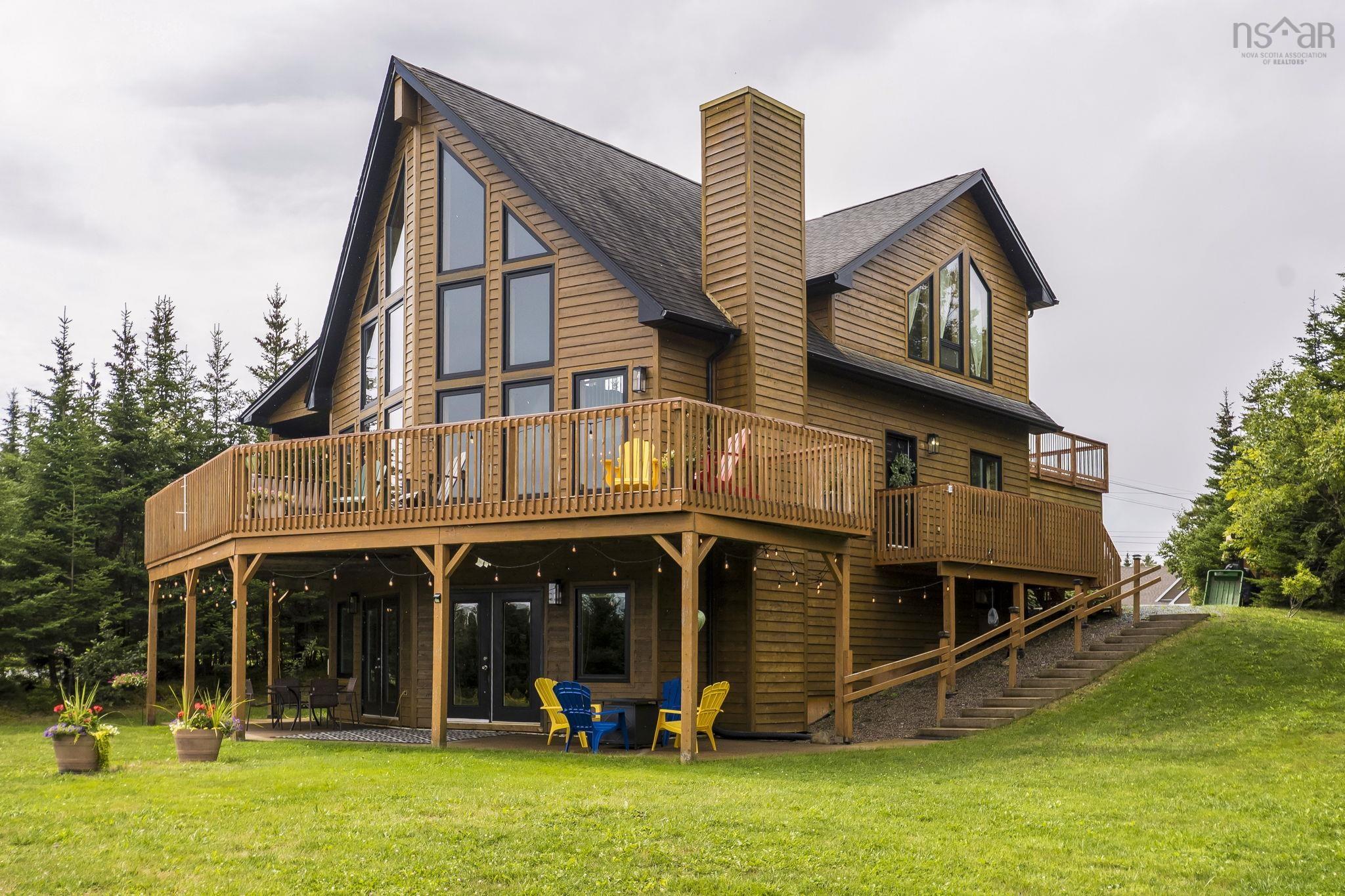 $850,000.00: 5 Evergreen Crescent, West Porters Lake
