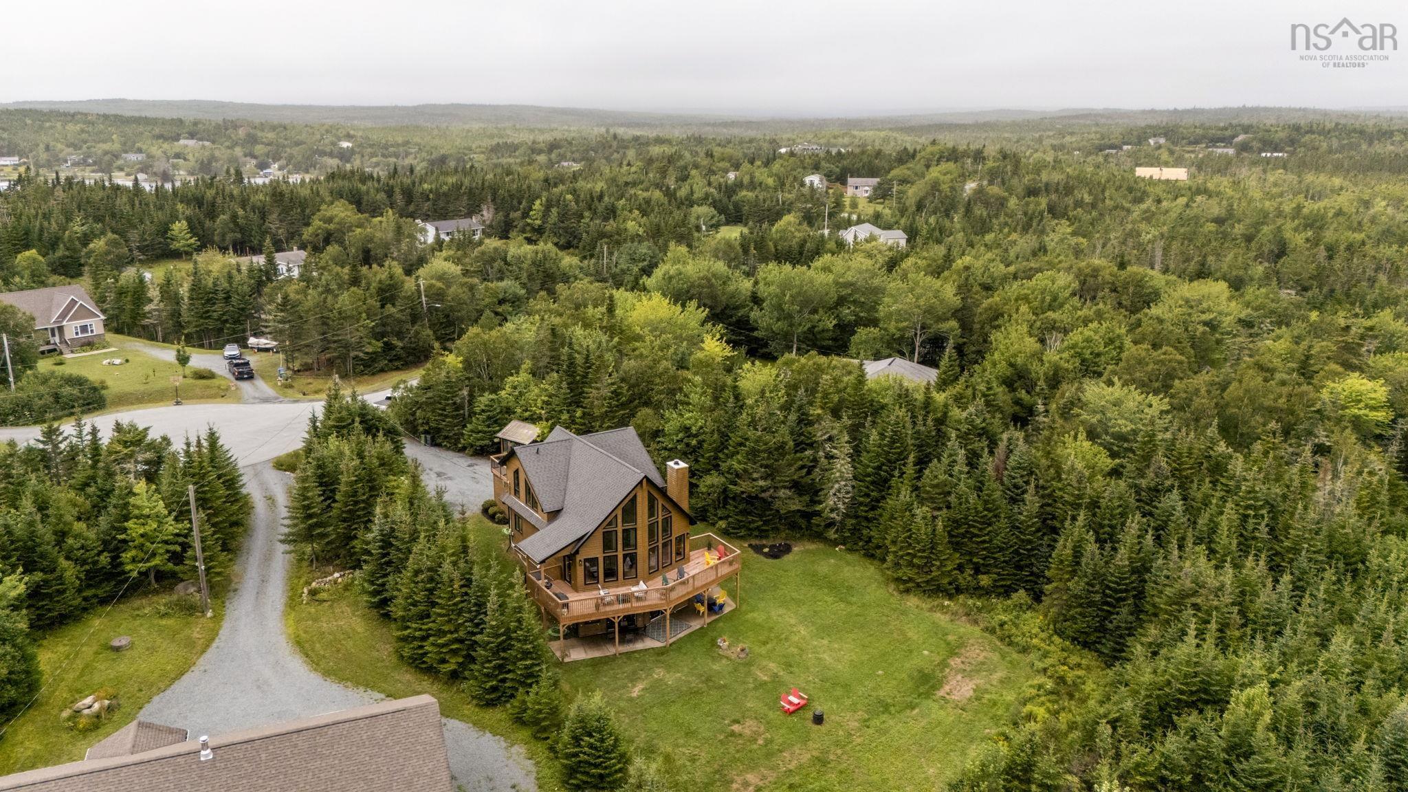 $850,000.00: 5 Evergreen Crescent, West Porters Lake
