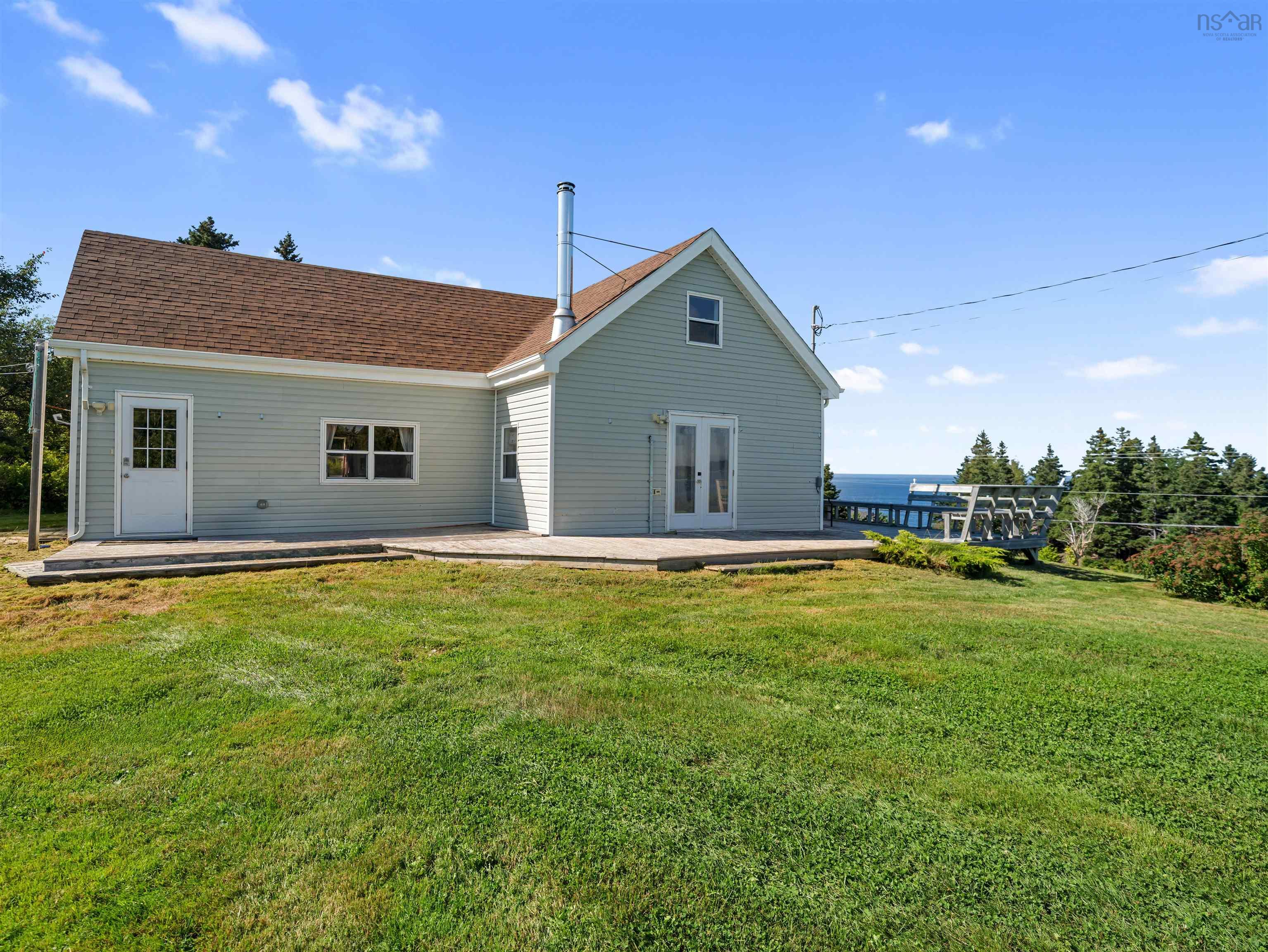 $316,400.00: 5863 Highway 16, Queensport