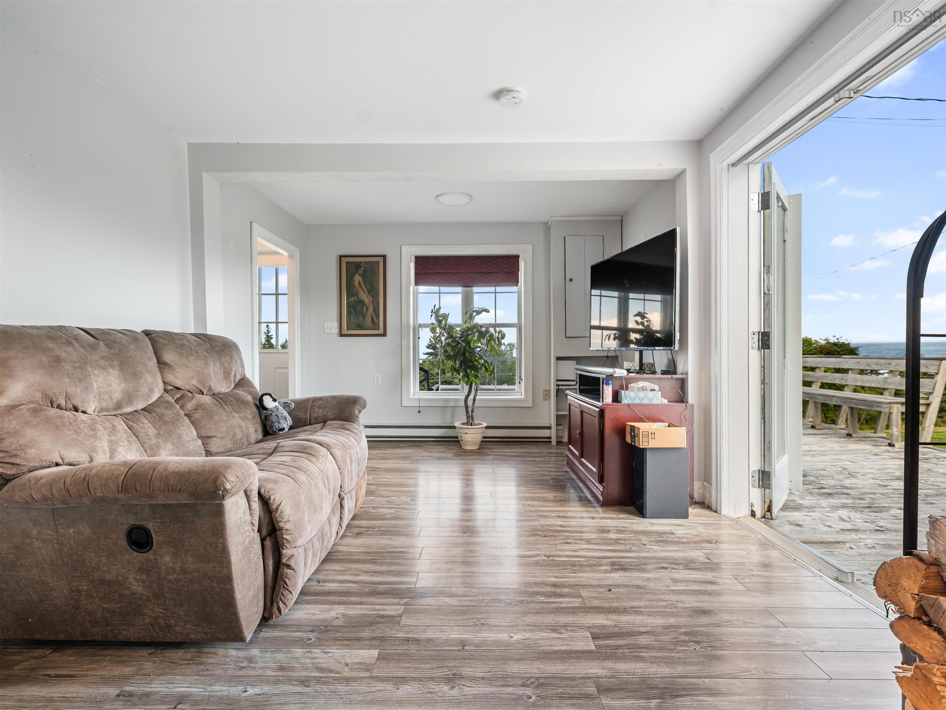 $316,400.00: 5863 Highway 16, Queensport