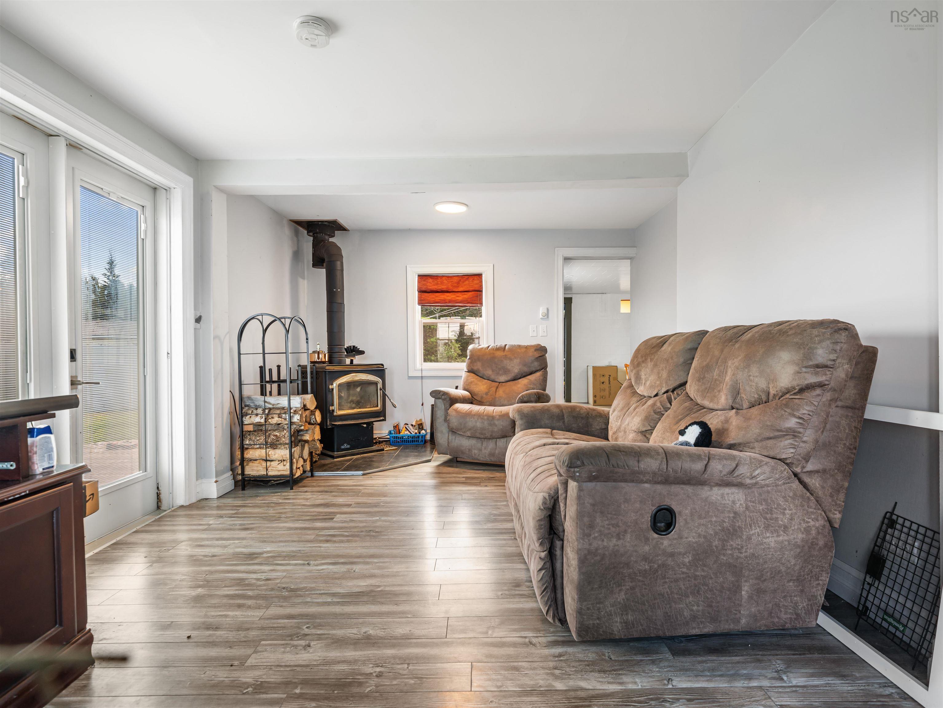 $316,400.00: 5863 Highway 16, Queensport
