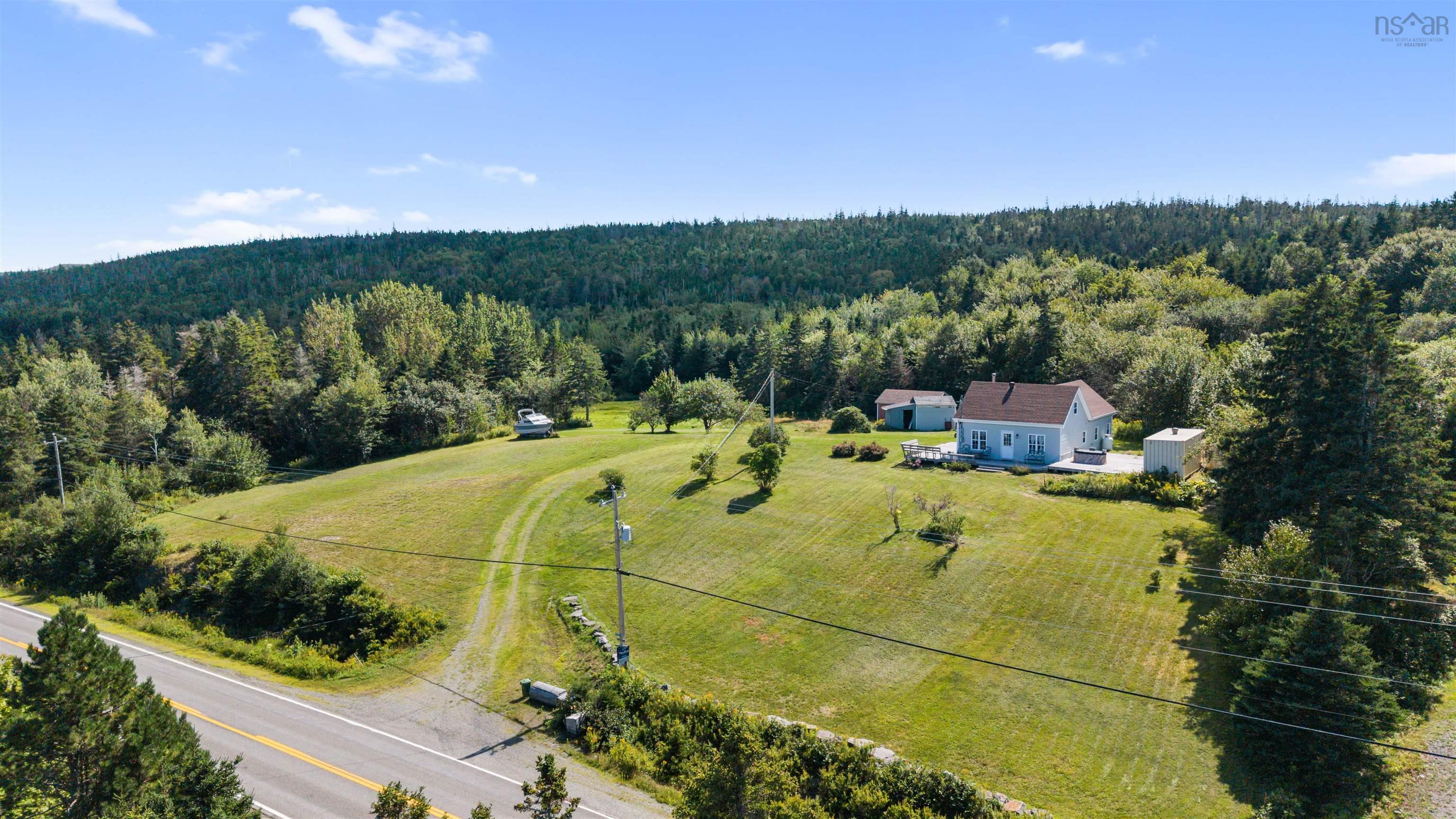 $316,400.00: 5863 Highway 16, Queensport