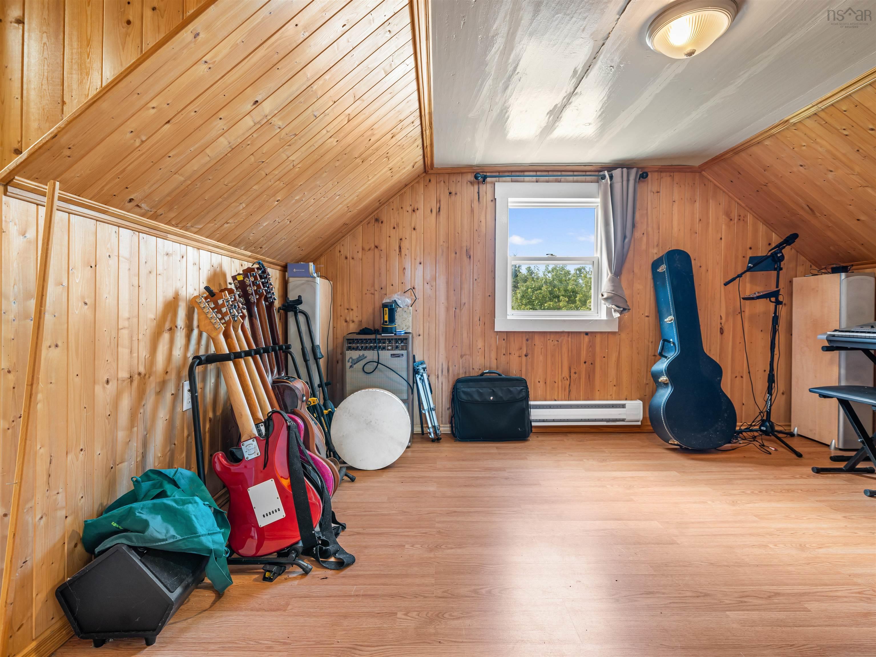 $316,400.00: 5863 Highway 16, Queensport