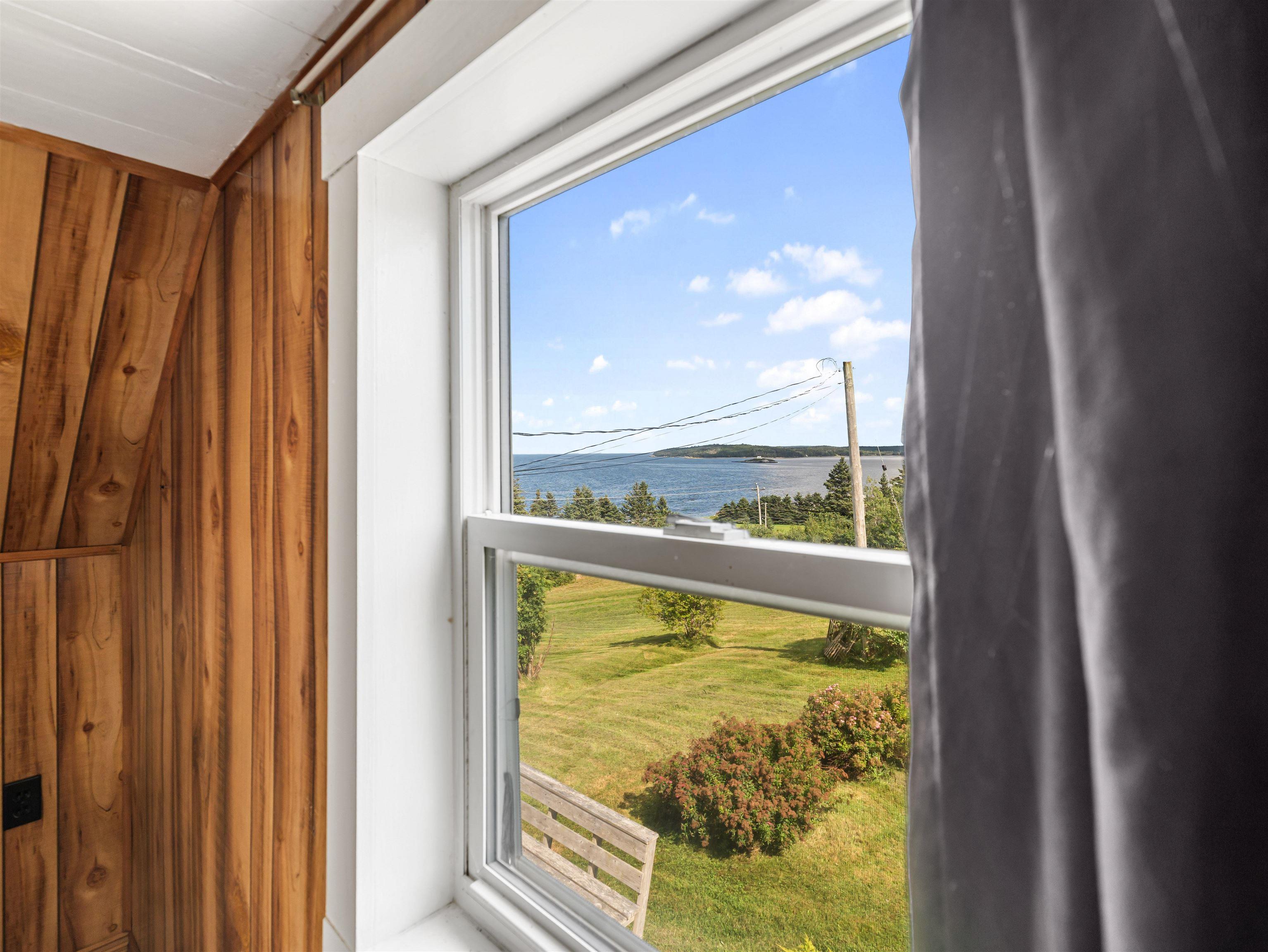 $316,400.00: 5863 Highway 16, Queensport