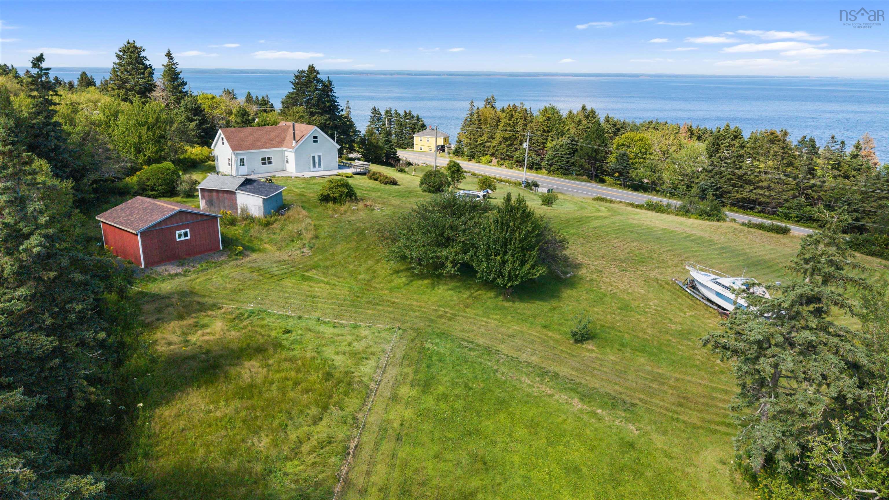 $316,400.00: 5863 Highway 16, Queensport
