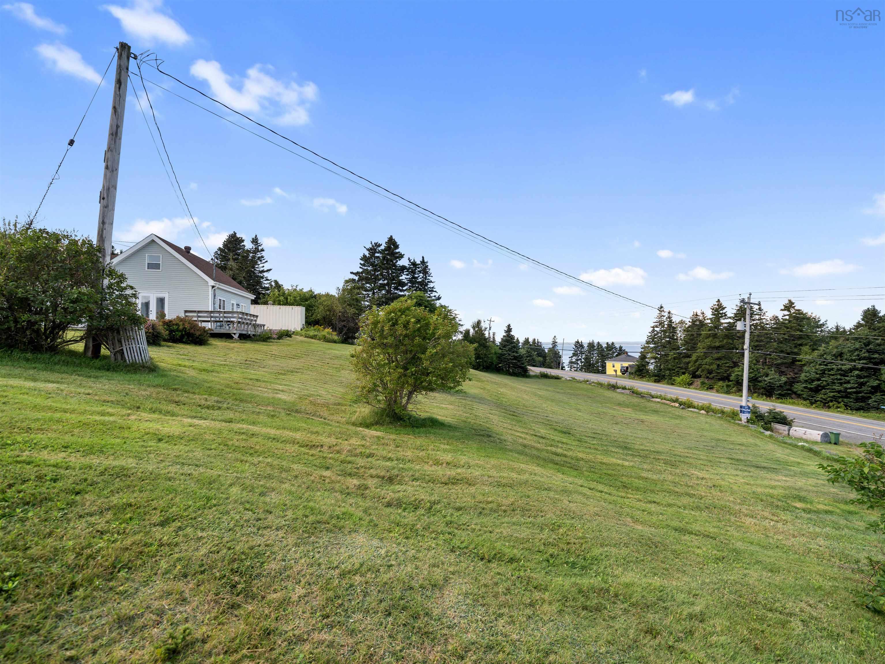 $316,400.00: 5863 Highway 16, Queensport