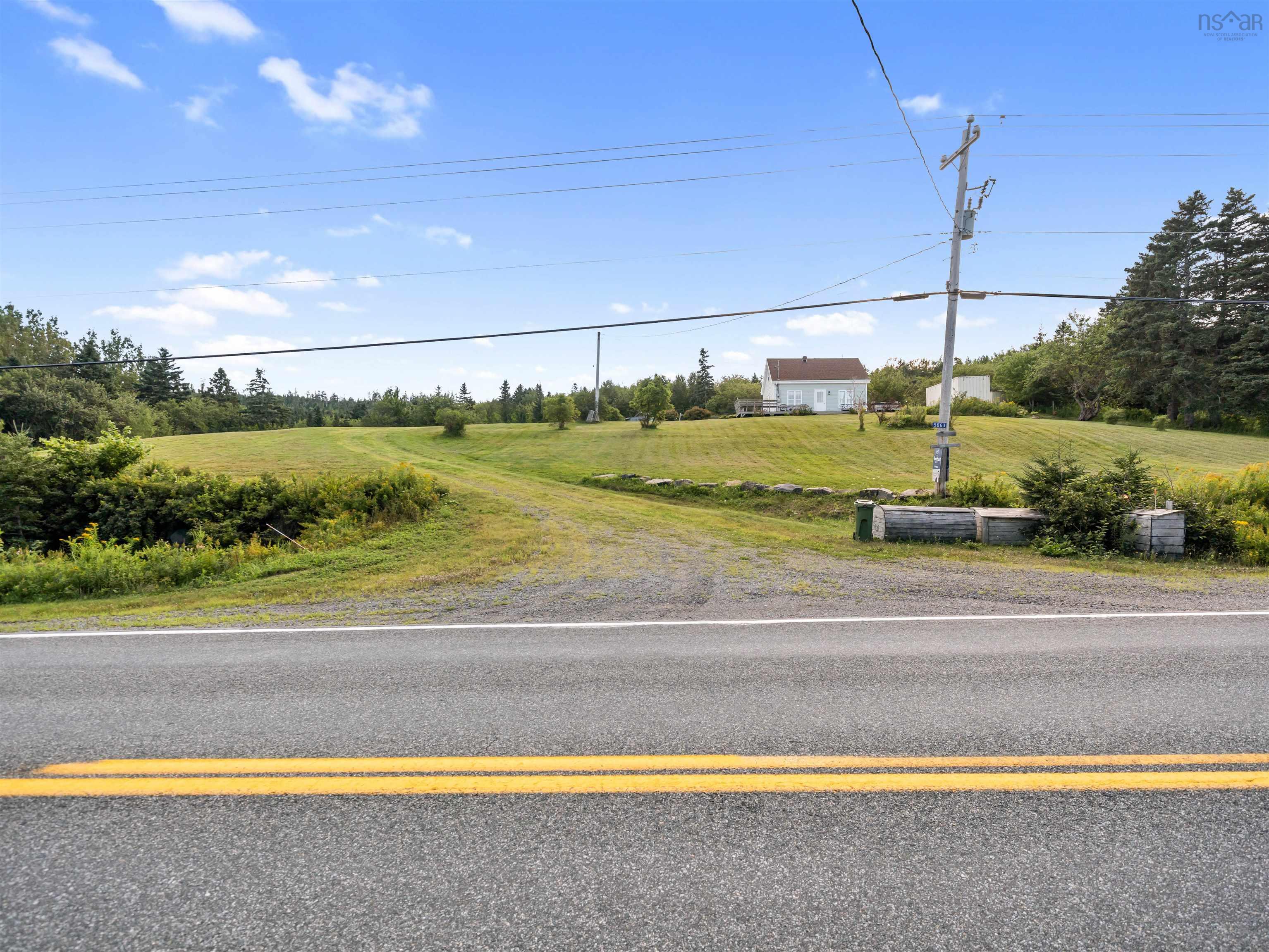 $316,400.00: 5863 Highway 16, Queensport