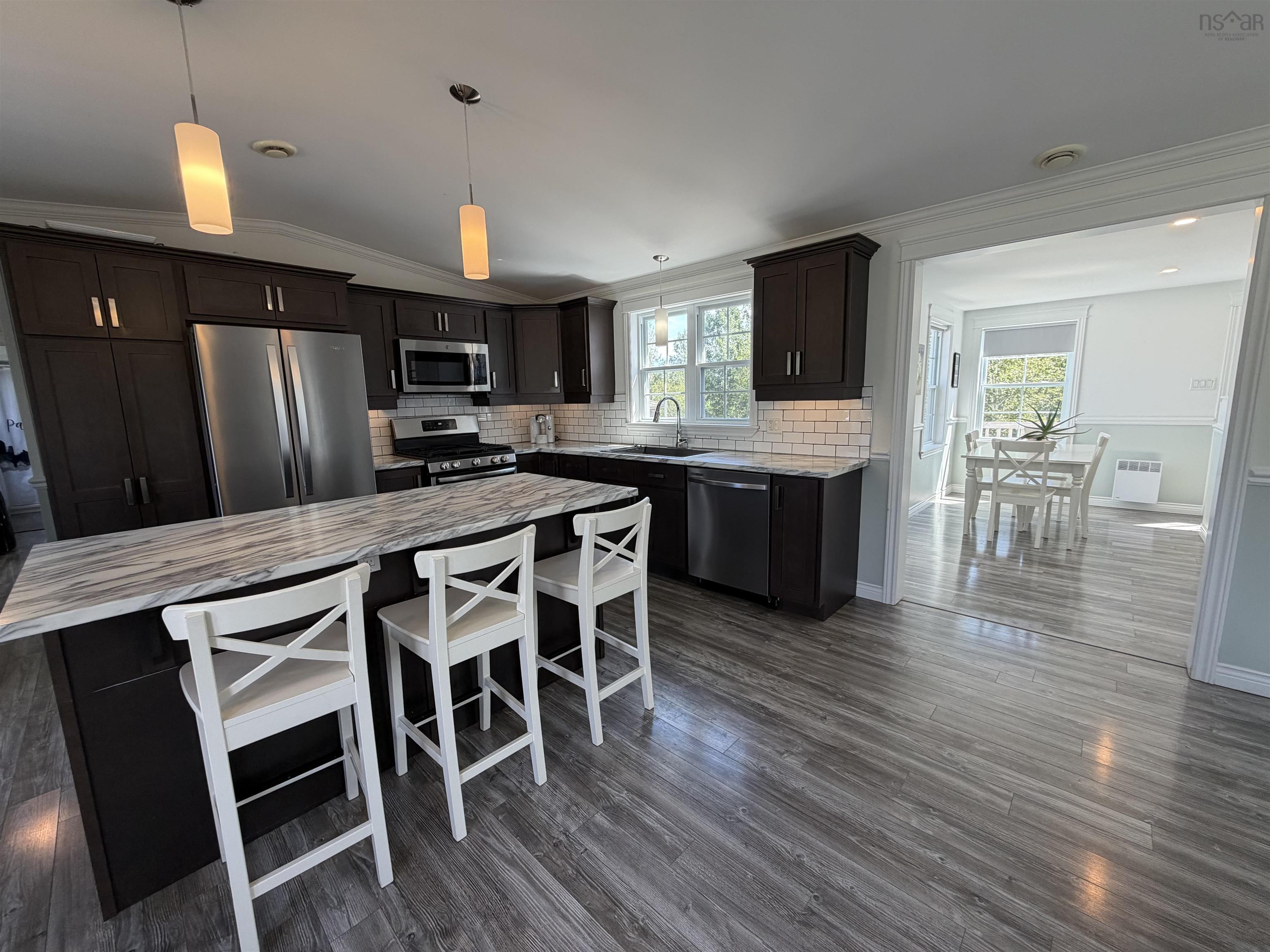 $349,000.00: 10 Crystal Lane, Big Bras D