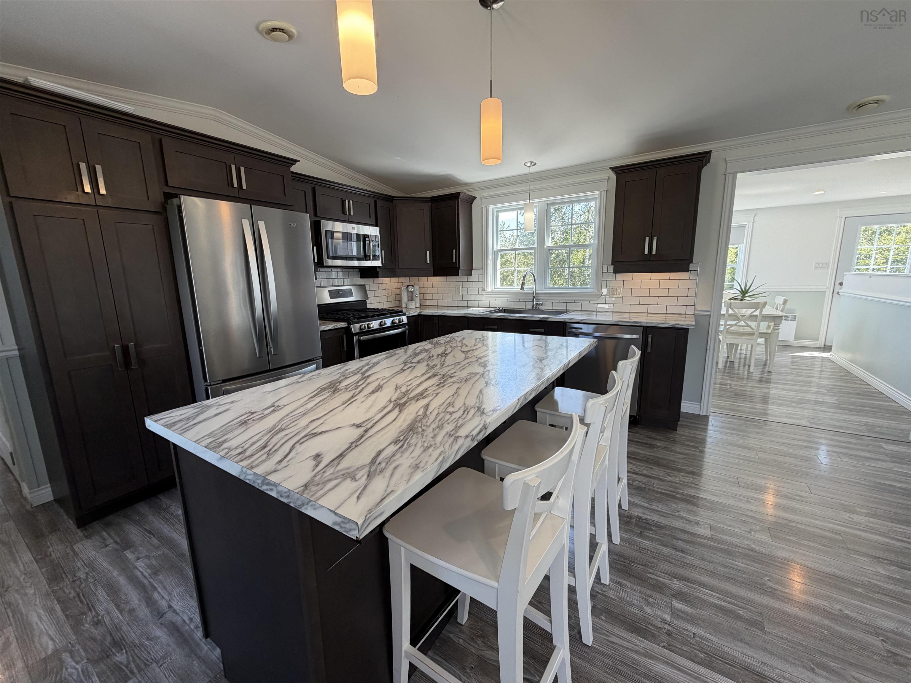 $349,000.00: 10 Crystal Lane, Big Bras D