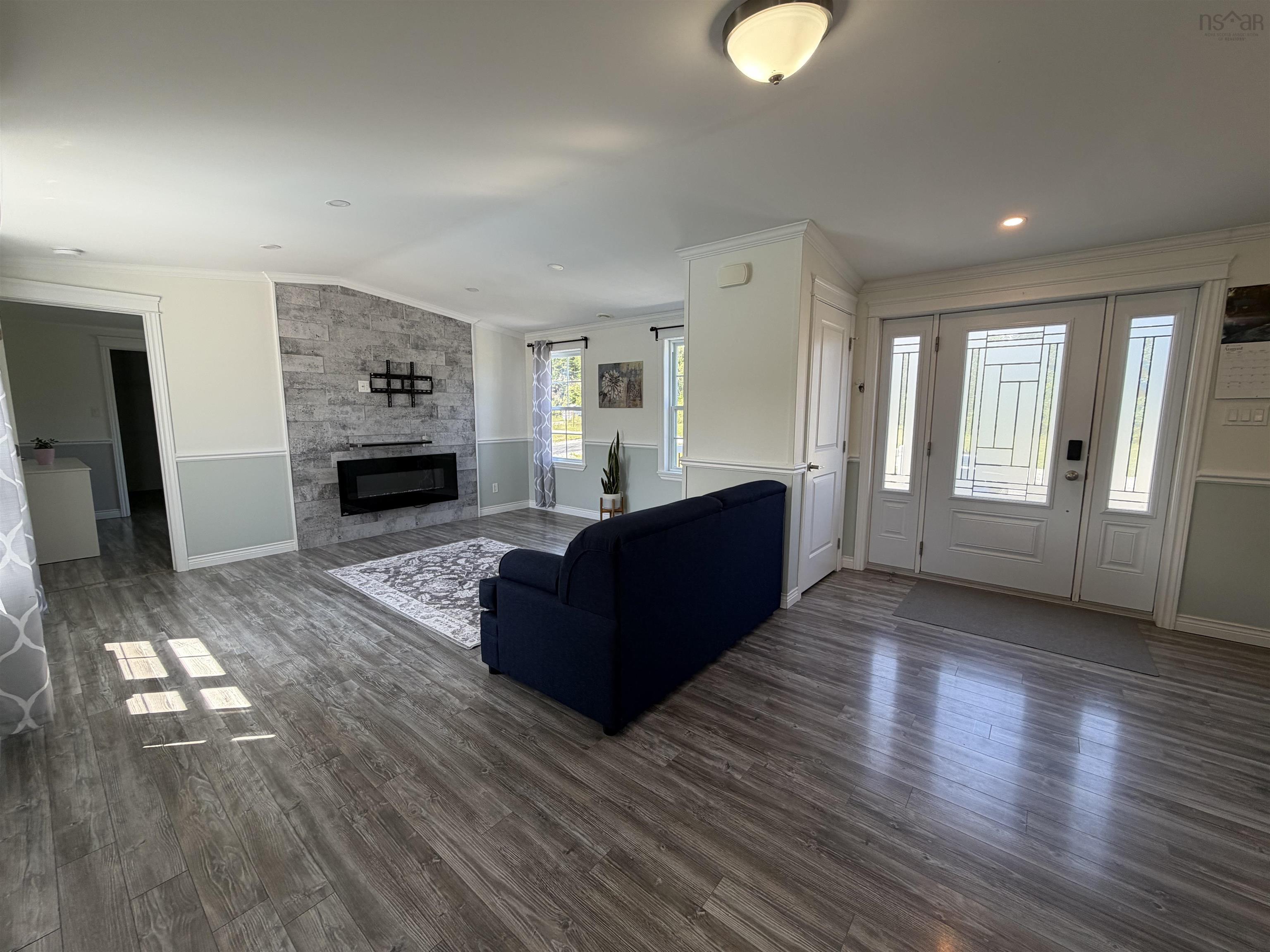$349,000.00: 10 Crystal Lane, Big Bras D