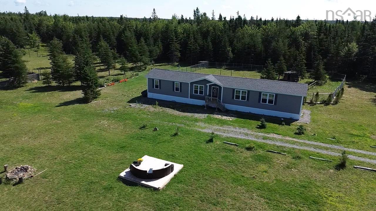 $649,000.00: 2185 Louisbourg Highway Highway, Mira Road