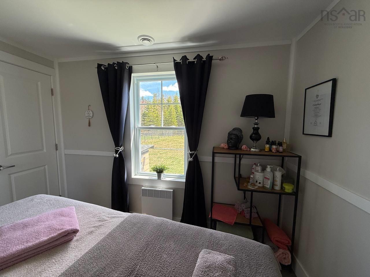 $649,000.00: 2185 Louisbourg Highway Highway, Mira Road