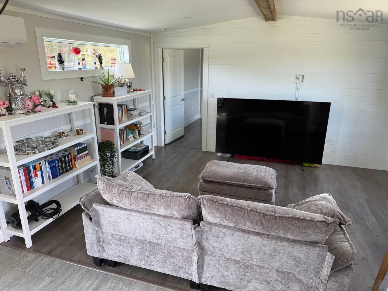 $649,000.00: 2185 Louisbourg Highway Highway, Mira Road