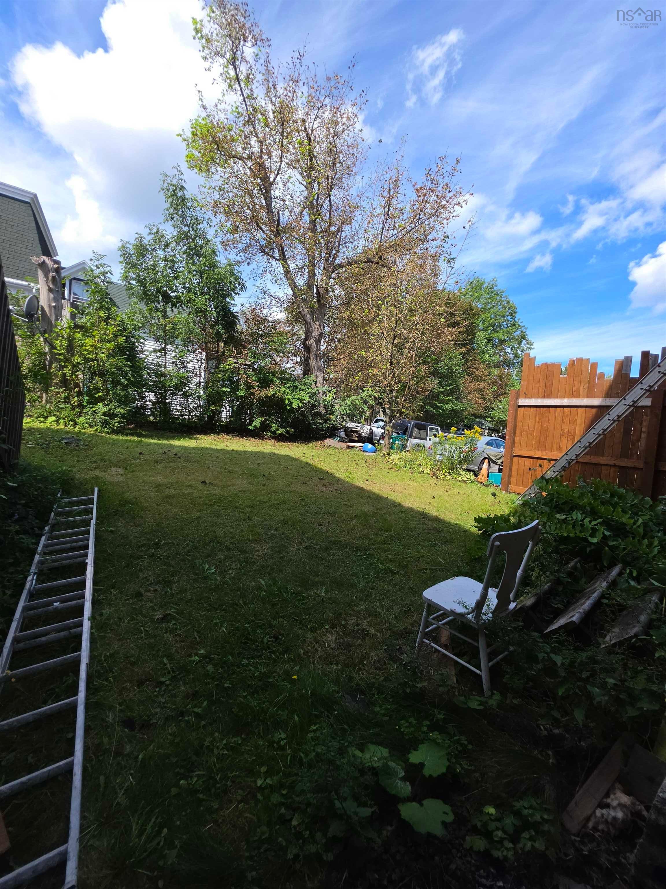$325,000.00: 284 Foord Street, Stellarton