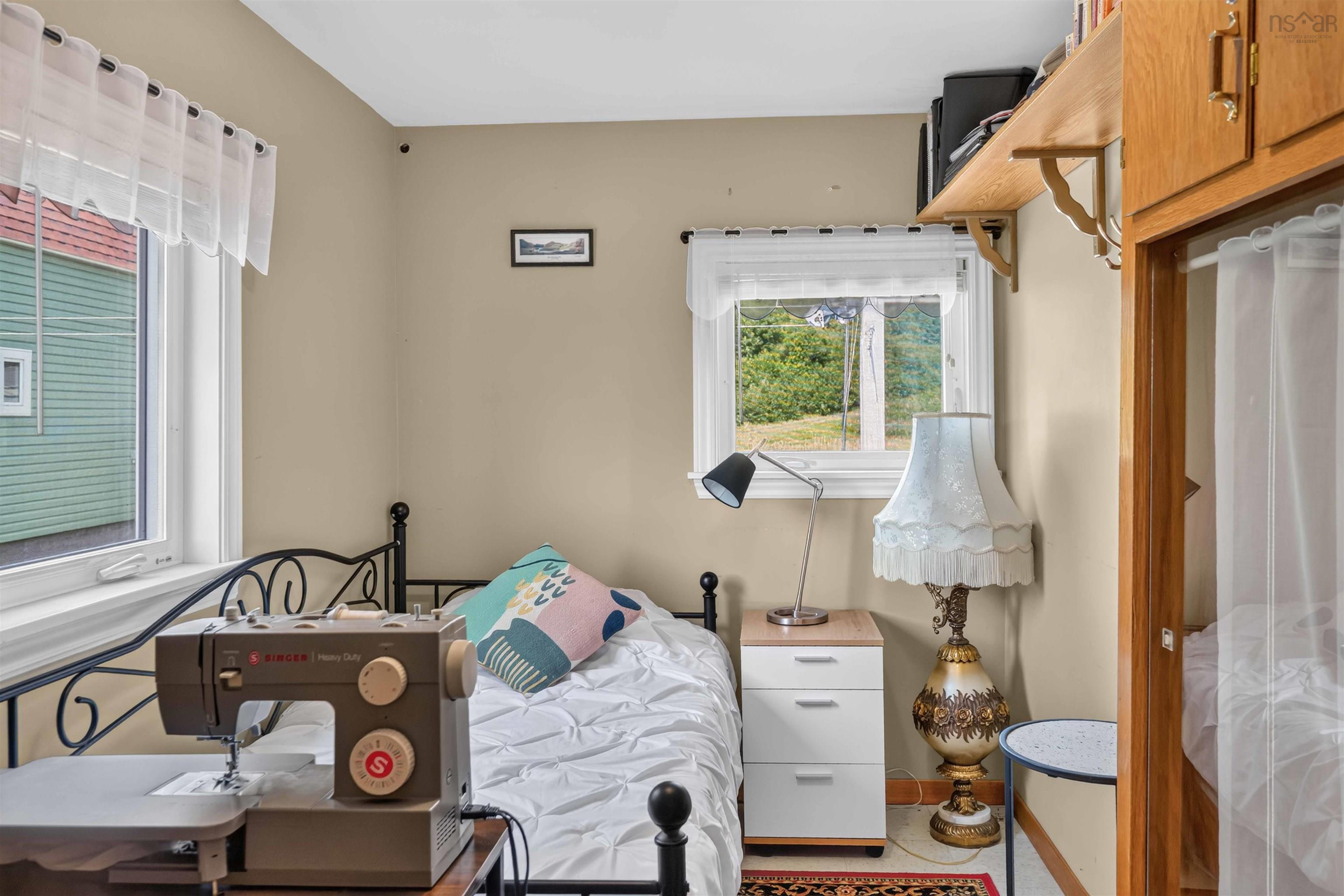 $649,000.00: 3939 Highway 217, East Ferry
