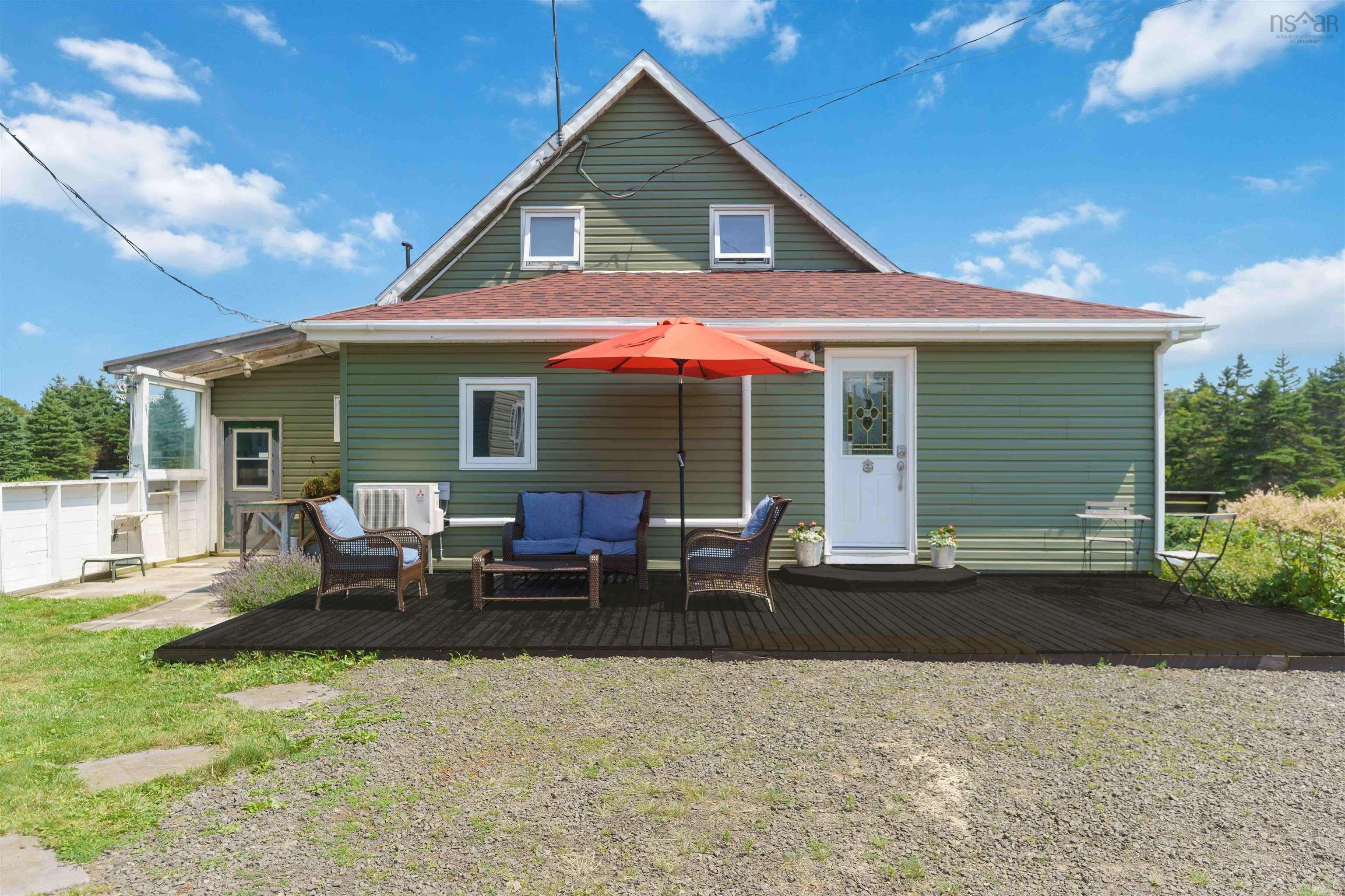 $649,000.00: 3939 Highway 217, East Ferry