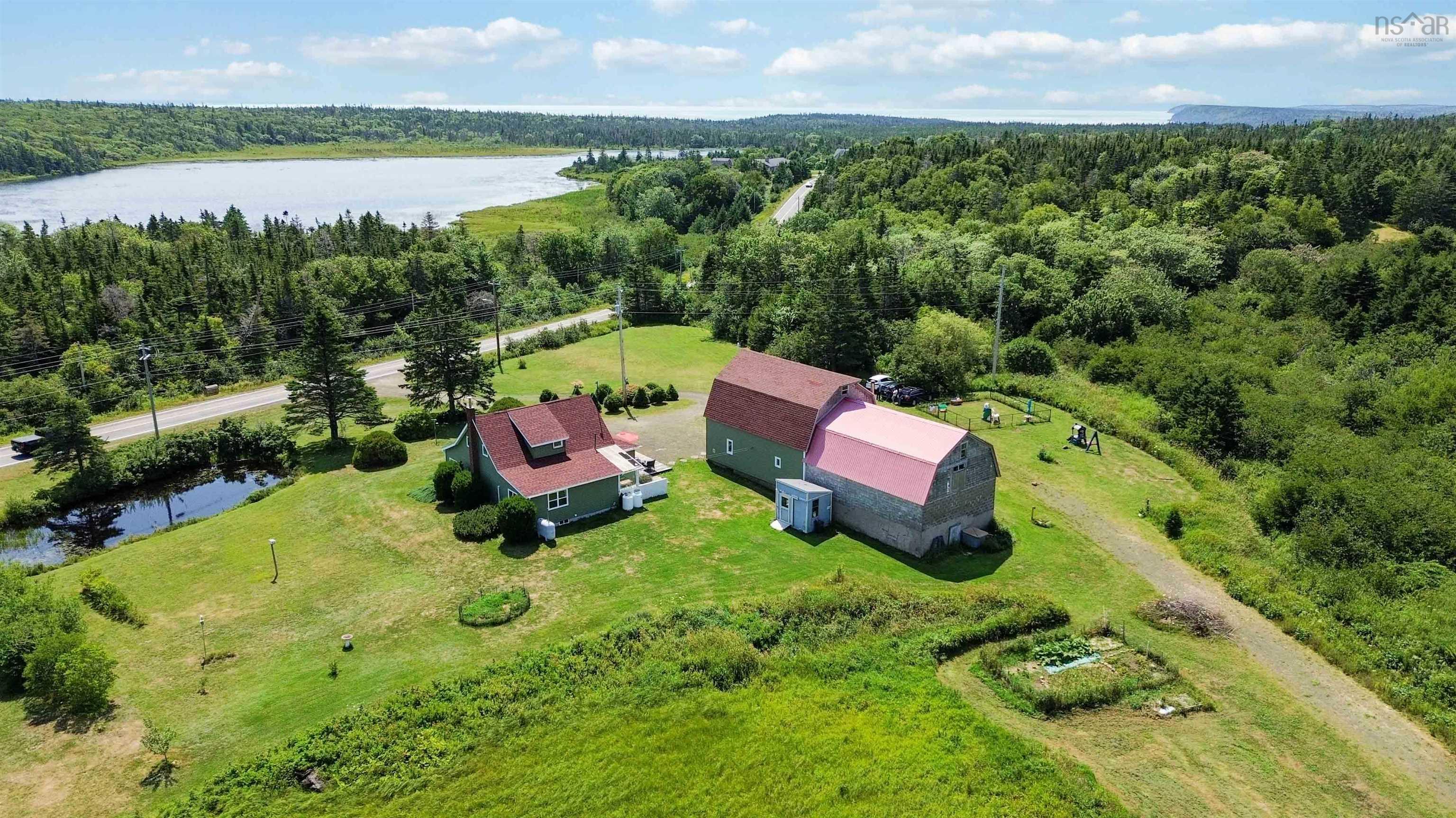 $649,000.00: 3939 Highway 217, East Ferry