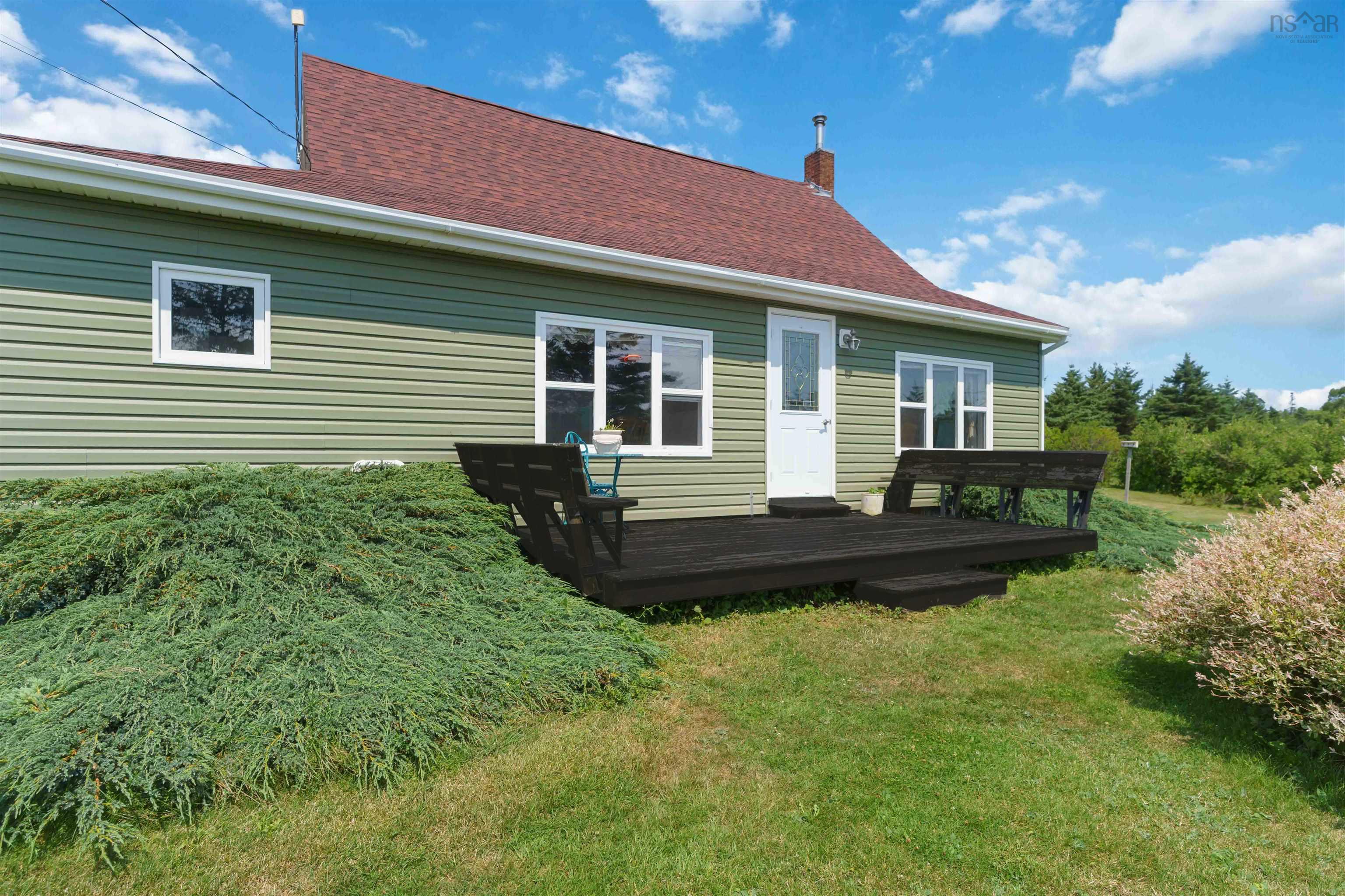 $649,000.00: 3939 Highway 217, East Ferry